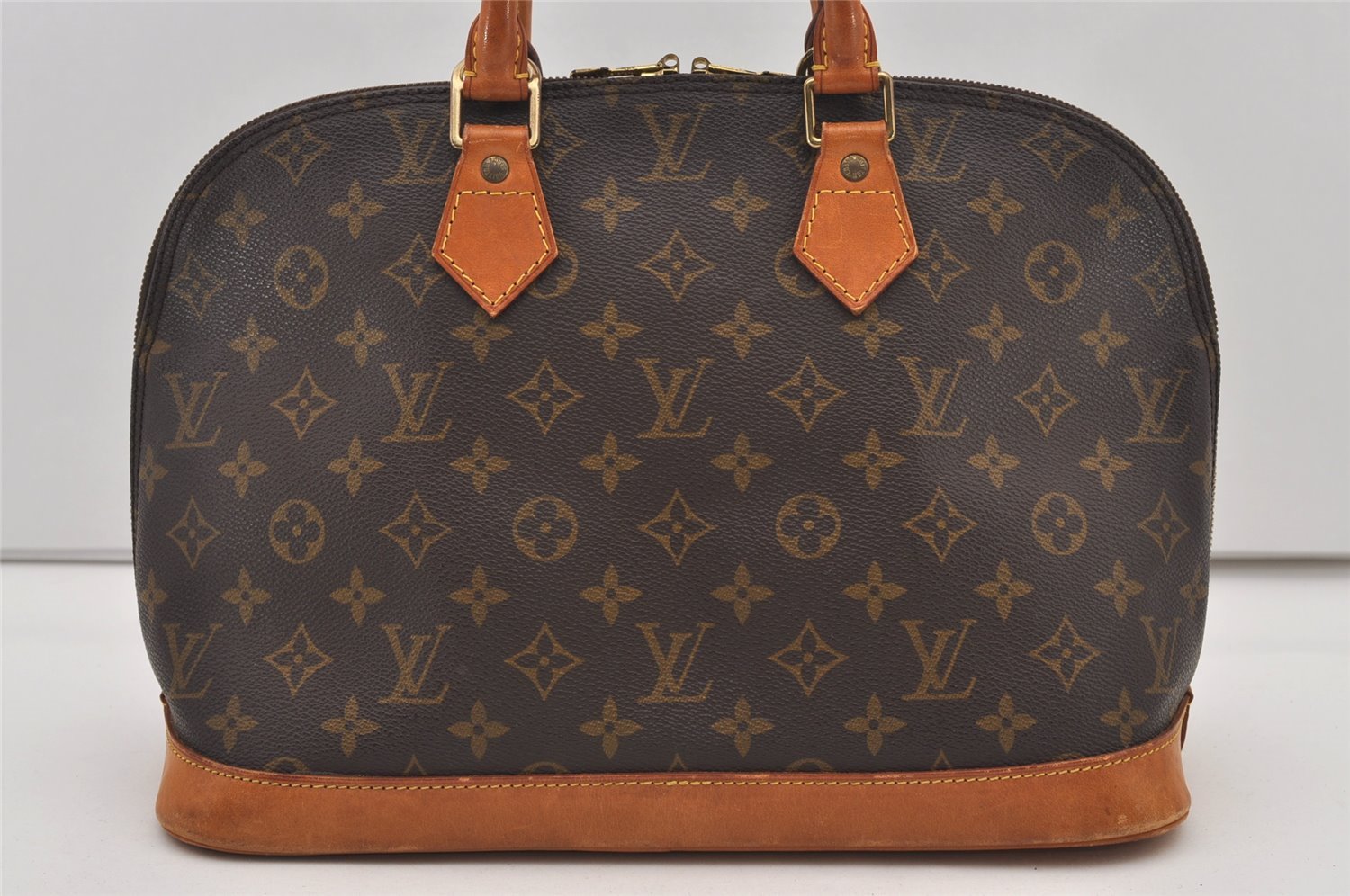 Authentic Louis Vuitton Monogram Alma Hand Bag Purse M51130 LV 2631J