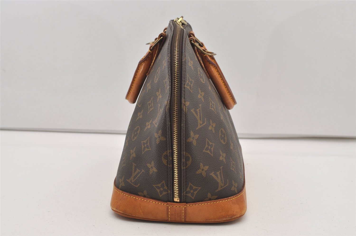 Authentic Louis Vuitton Monogram Alma Hand Bag Purse M51130 LV 2631J
