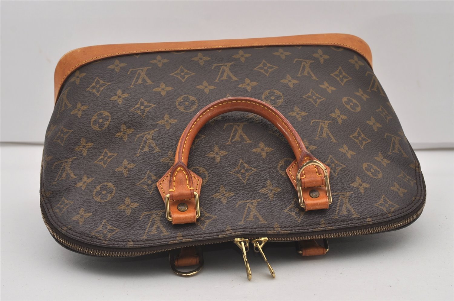 Authentic Louis Vuitton Monogram Alma Hand Bag Purse M51130 LV 2631J