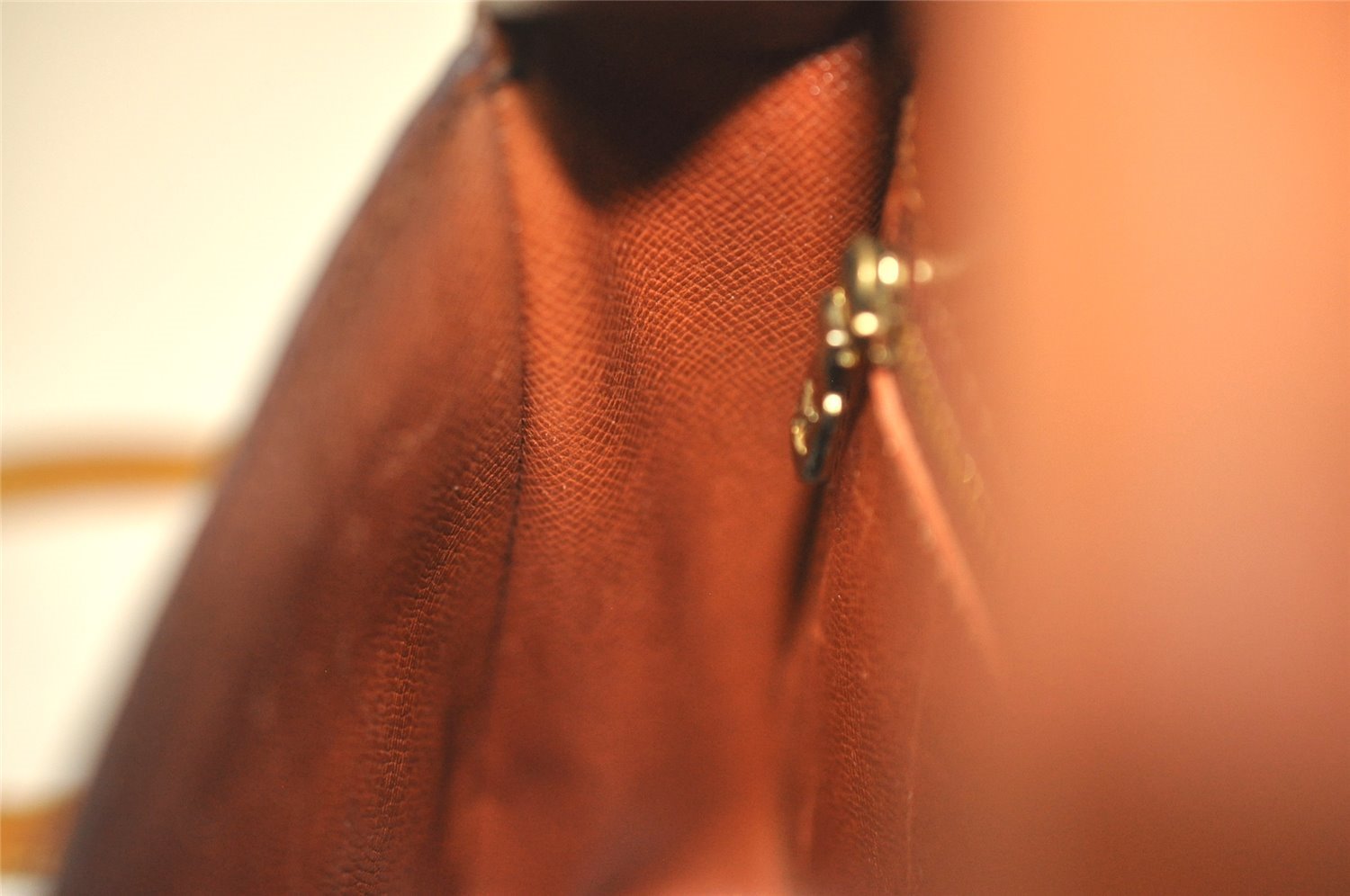 Authentic Louis Vuitton Monogram Saint Cloud MM M51243 Shoulder Bag Junk 2632J