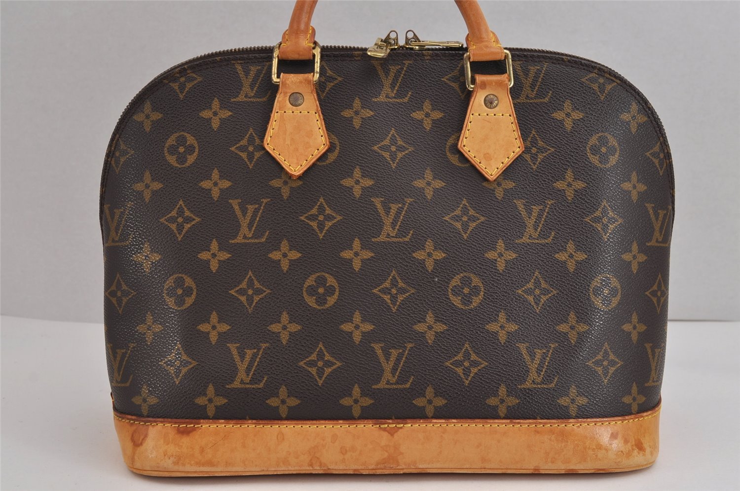Authentic Louis Vuitton Monogram Alma Hand Bag Purse M51130 LV 2634J