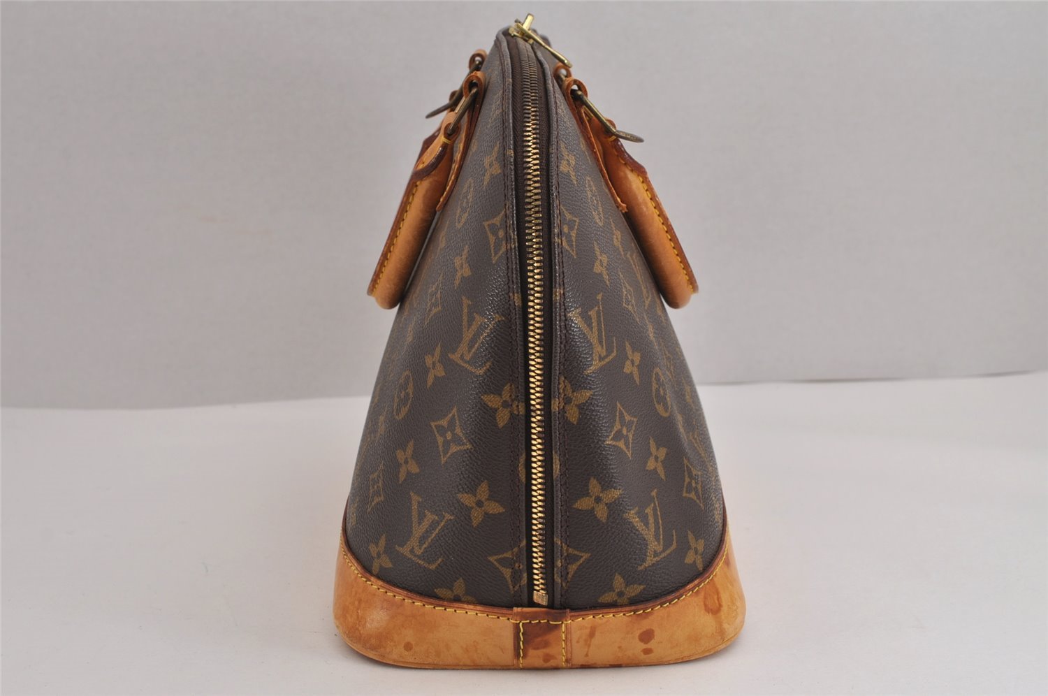 Authentic Louis Vuitton Monogram Alma Hand Bag Purse M51130 LV 2634J
