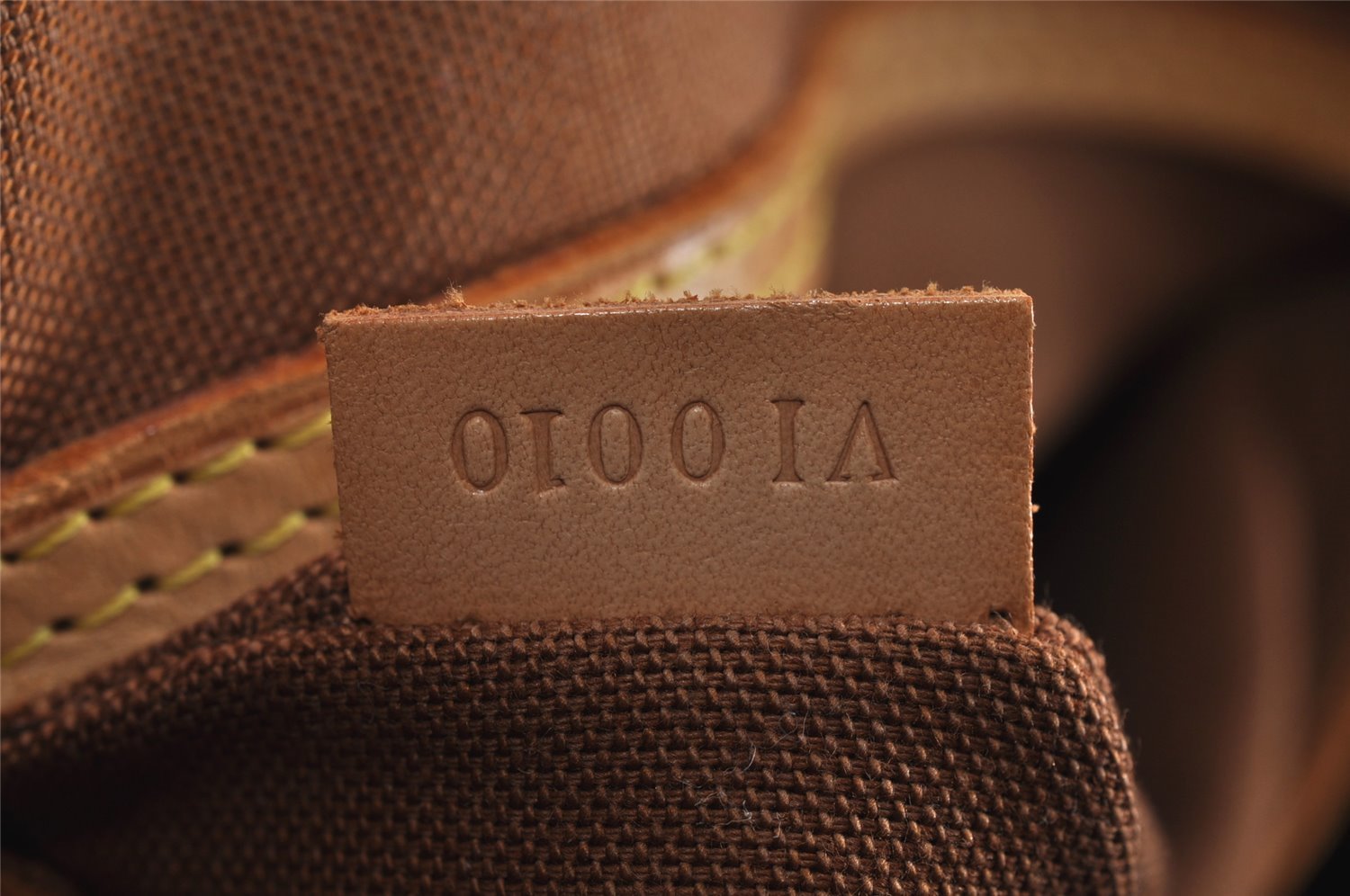 Authentic Louis Vuitton Monogram Alma Hand Bag Purse M51130 LV 2634J