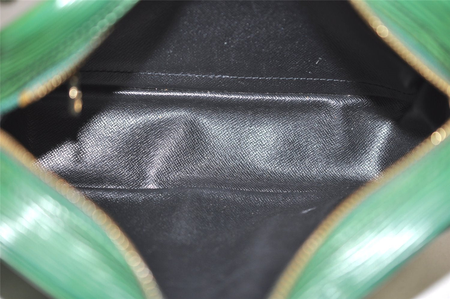 Auth Louis Vuitton Epi Trocadero 24 Shoulder Cross Bag Green M52314 LV 2638I