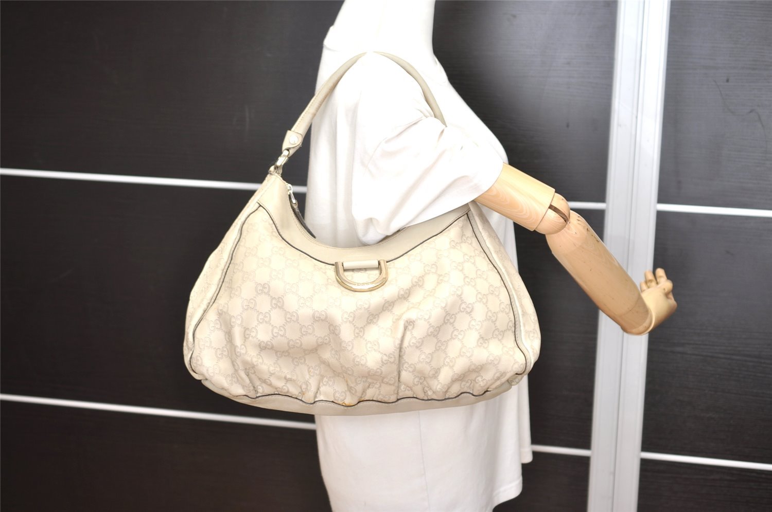 Authentic GUCCI Guccissima Abbey Shoulder Bag GG Leather 189833 White 2639I