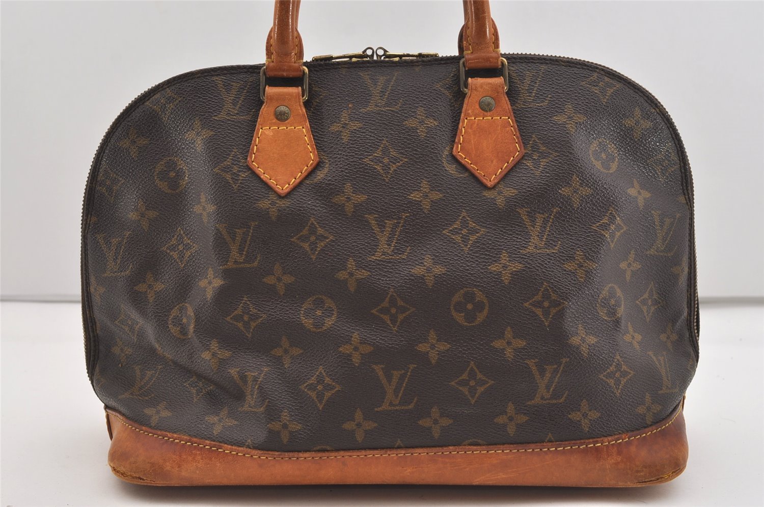 Authentic Louis Vuitton Monogram Alma Hand Bag Purse M51130 LV 2639J