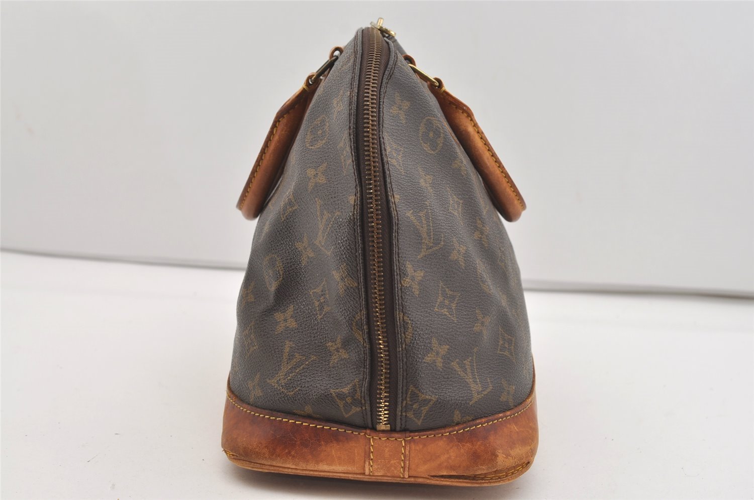 Authentic Louis Vuitton Monogram Alma Hand Bag Purse M51130 LV 2639J