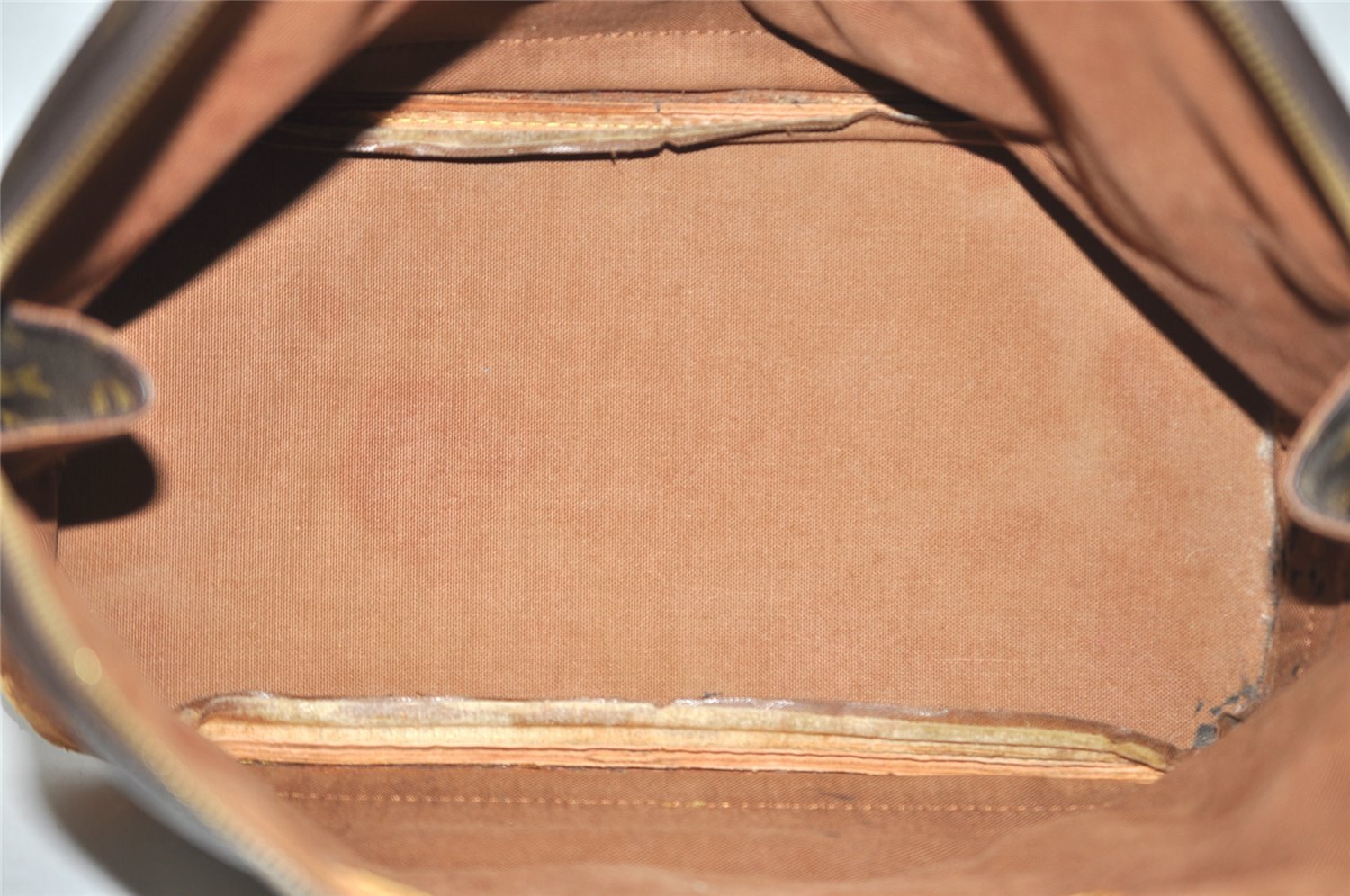 Authentic Louis Vuitton Monogram Alma Hand Bag Purse M51130 LV 2639J