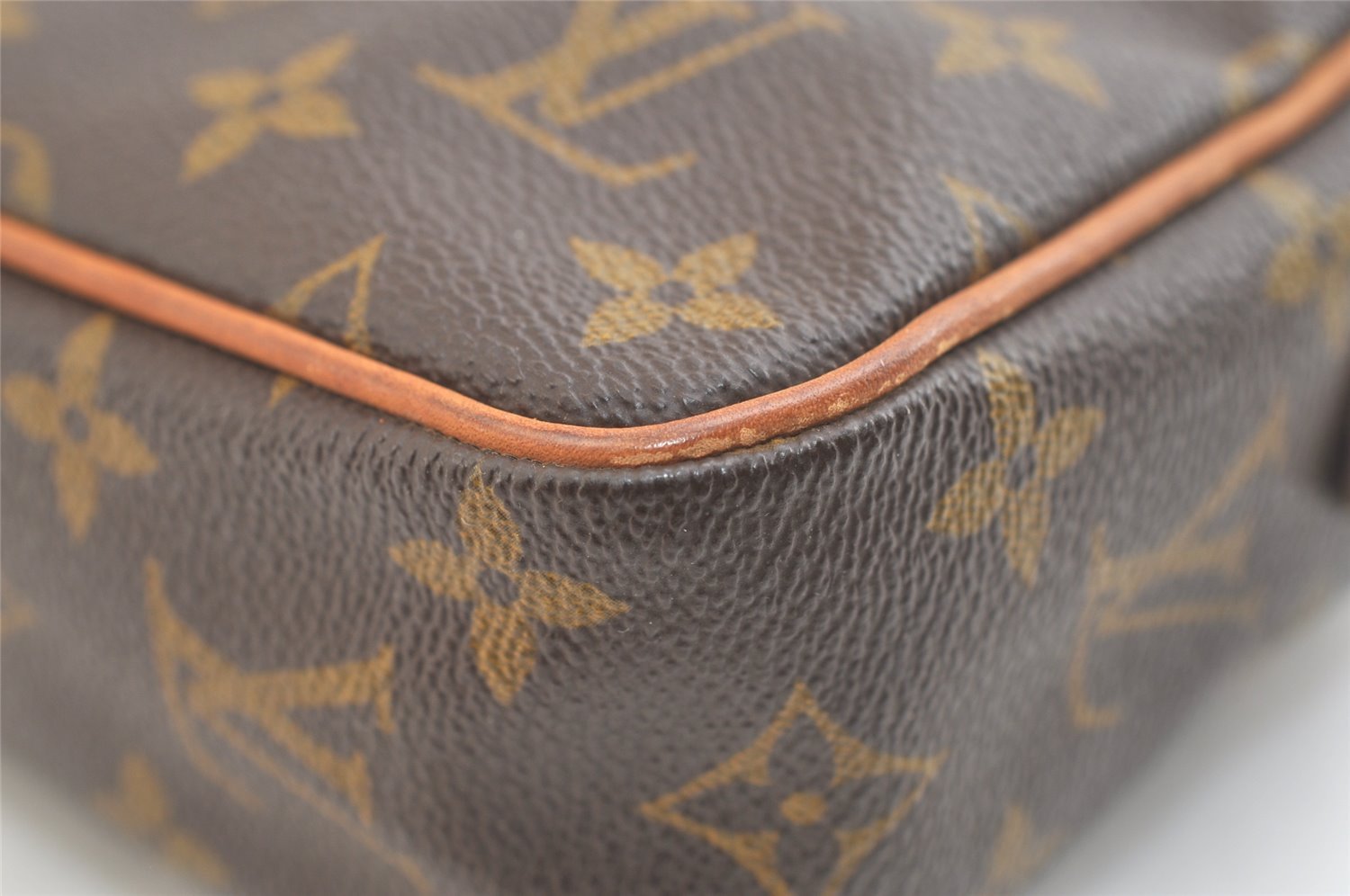 Authentic Louis Vuitton Monogram Compiegne 23 Clutch Hand Bag M51847 LV 2639K