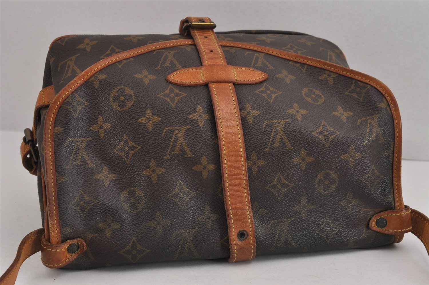 Authentic Louis Vuitton Monogram Saumur 30 Shoulder Cross Bag M42256 LV 2640J