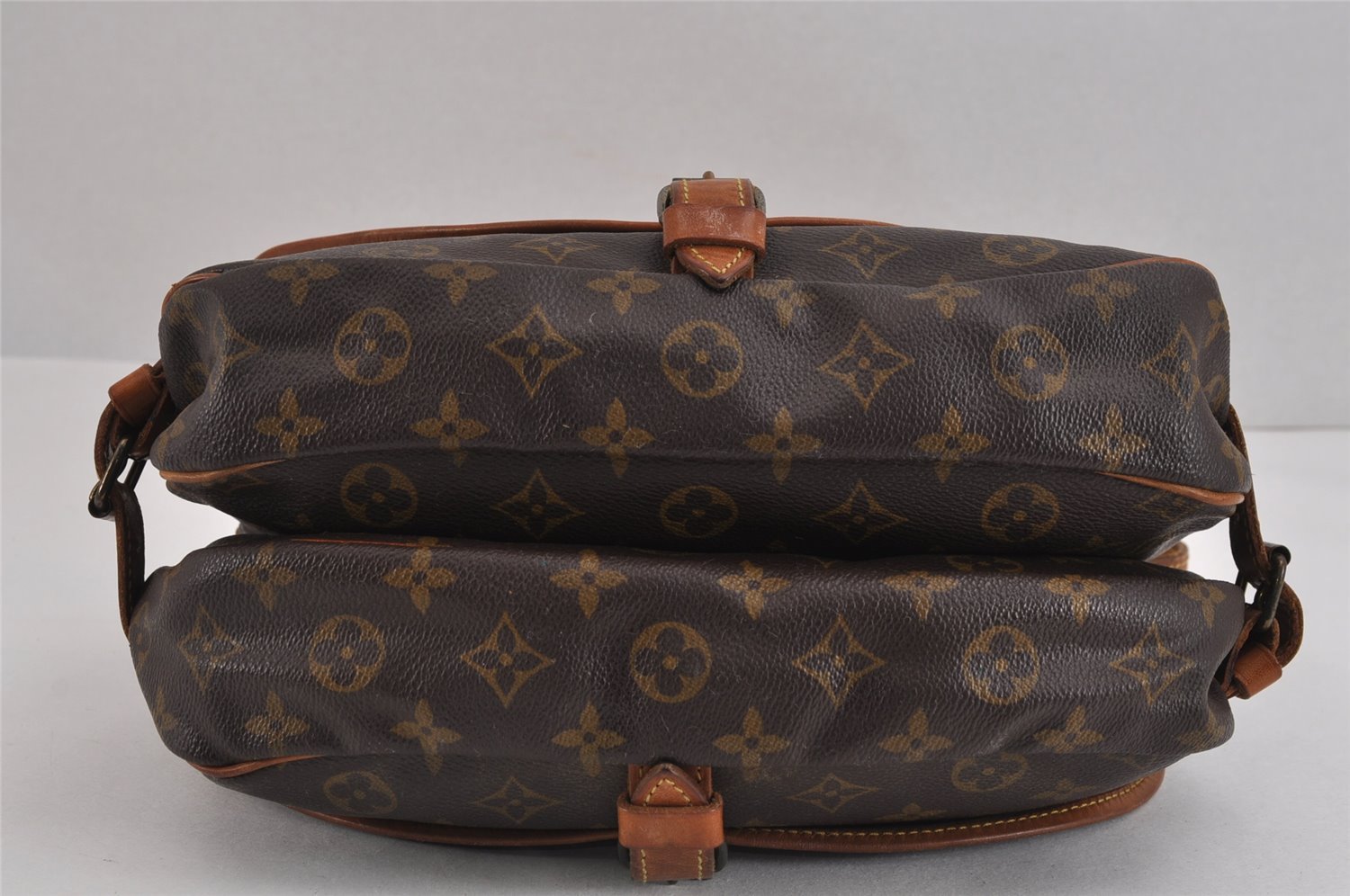 Authentic Louis Vuitton Monogram Saumur 30 Shoulder Cross Bag M42256 LV 2640J