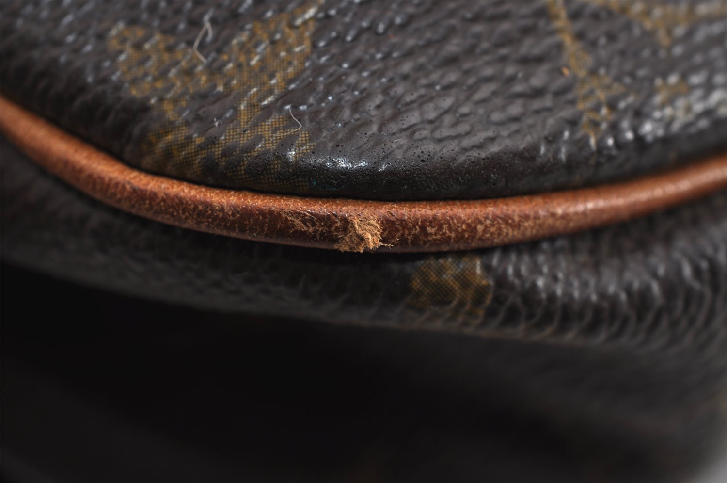 Authentic Louis Vuitton Monogram Saumur 30 Shoulder Cross Bag M42256 LV 2640J