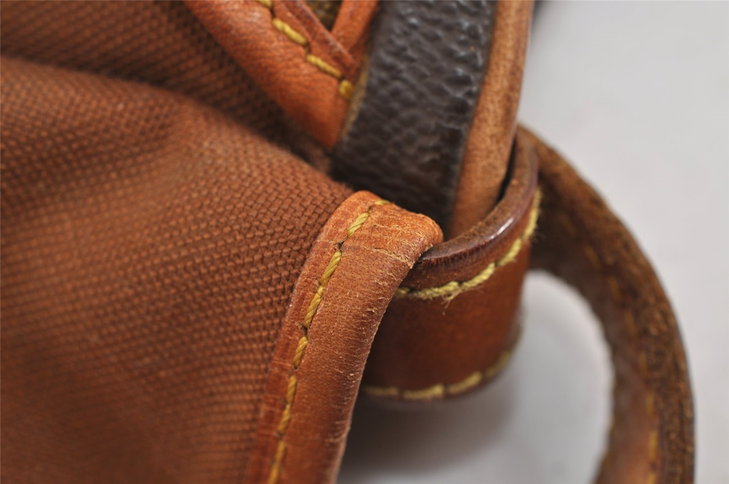 Authentic Louis Vuitton Monogram Saumur 30 Shoulder Cross Bag M42256 LV 2640J