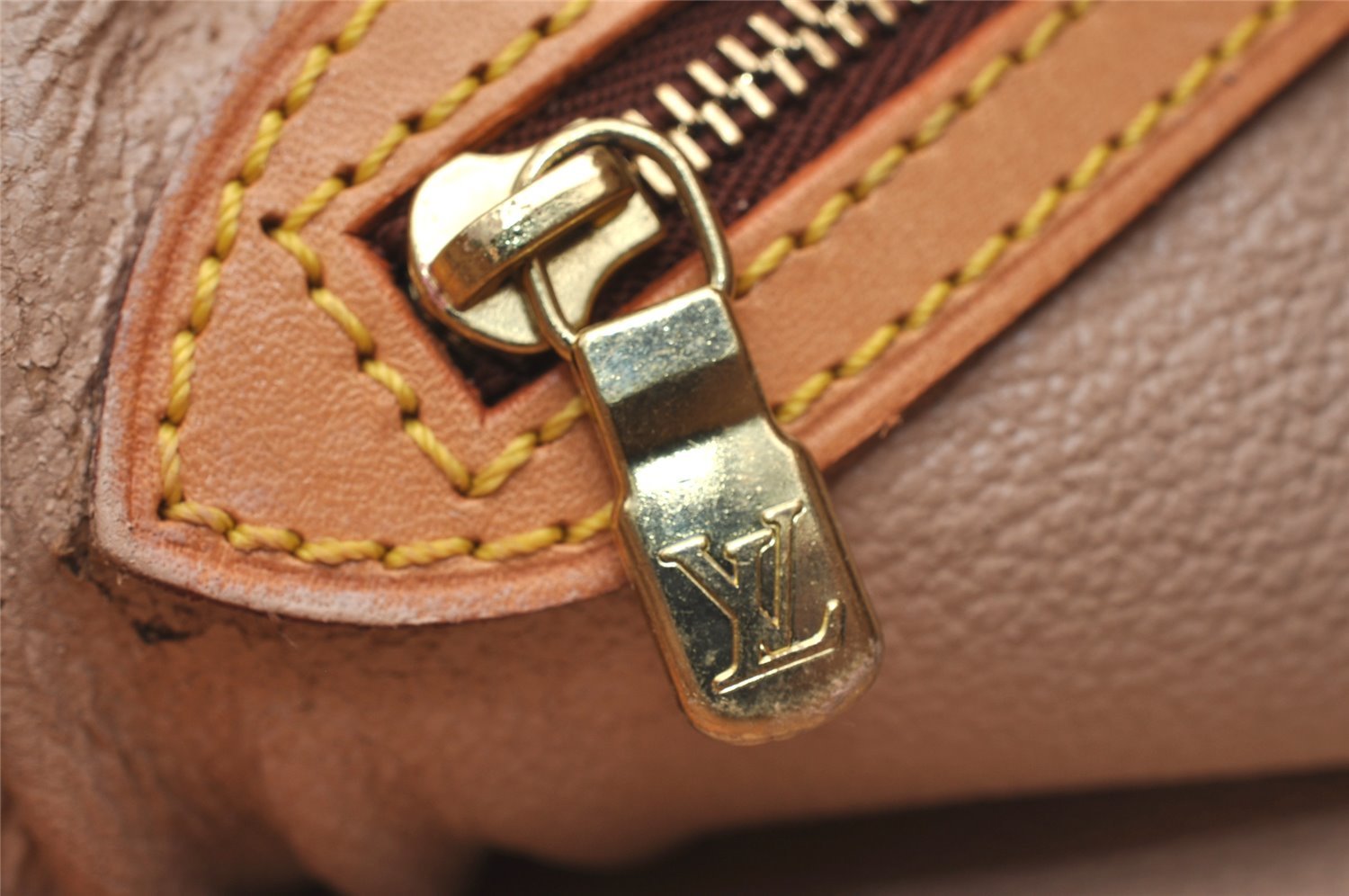 Authentic Louis Vuitton Monogram Bucket PM Shoulder Tote Bag M42238 LV 2645J