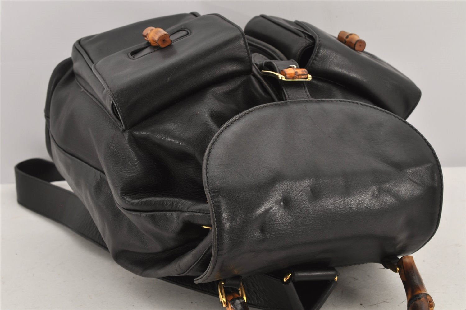 Authentic GUCCI Vintage Bamboo Drawstring Backpack Leather Black 2647K