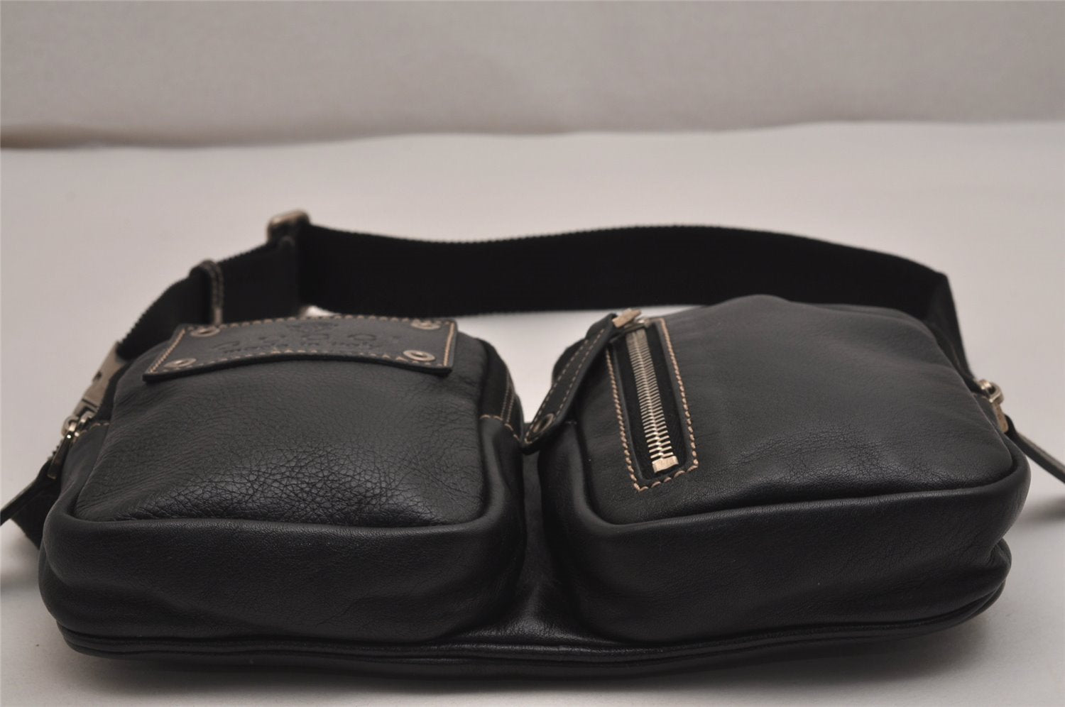 Authentic GUCCI Vintage Waist Body Bag Purse Leather 201846 Black 2651J