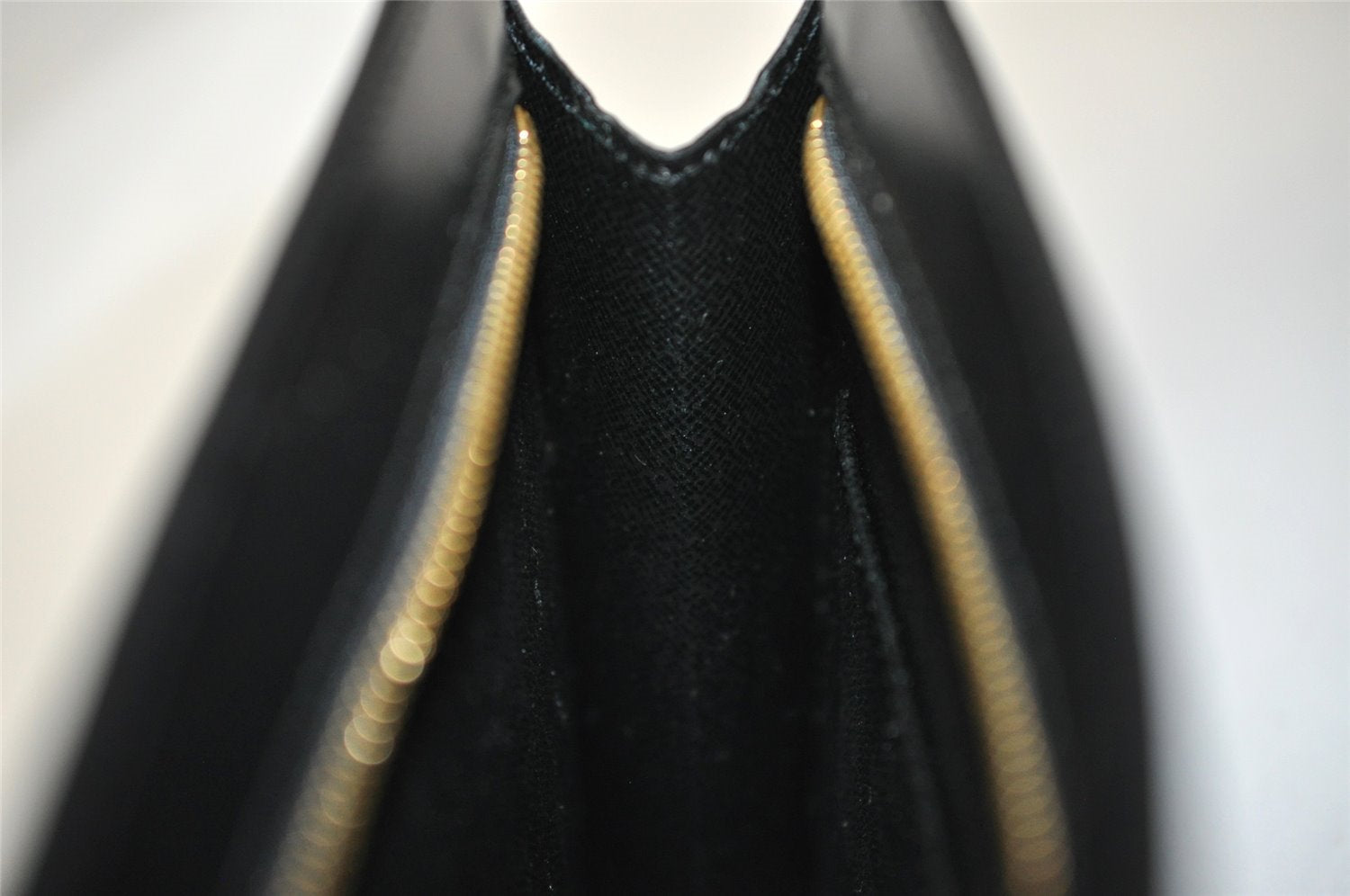 Authentic Louis Vuitton Epi Pochette Homme Clutch Hand Bag Black M52522 LV 2655I