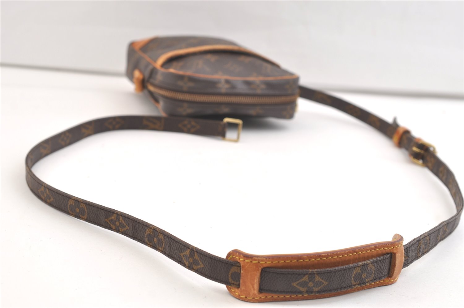 Authentic Louis Vuitton Monogram Danube Shoulder Cross Bag M45266 Junk 2656K