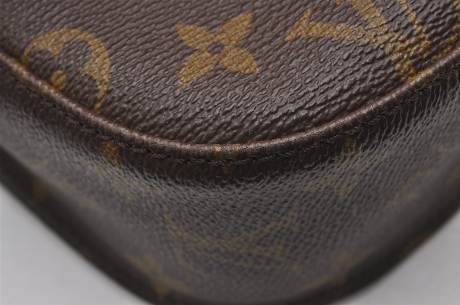 Authentic Louis Vuitton Monogram Saint Cloud GM M51242 Shoulder Cross Bag 2657J