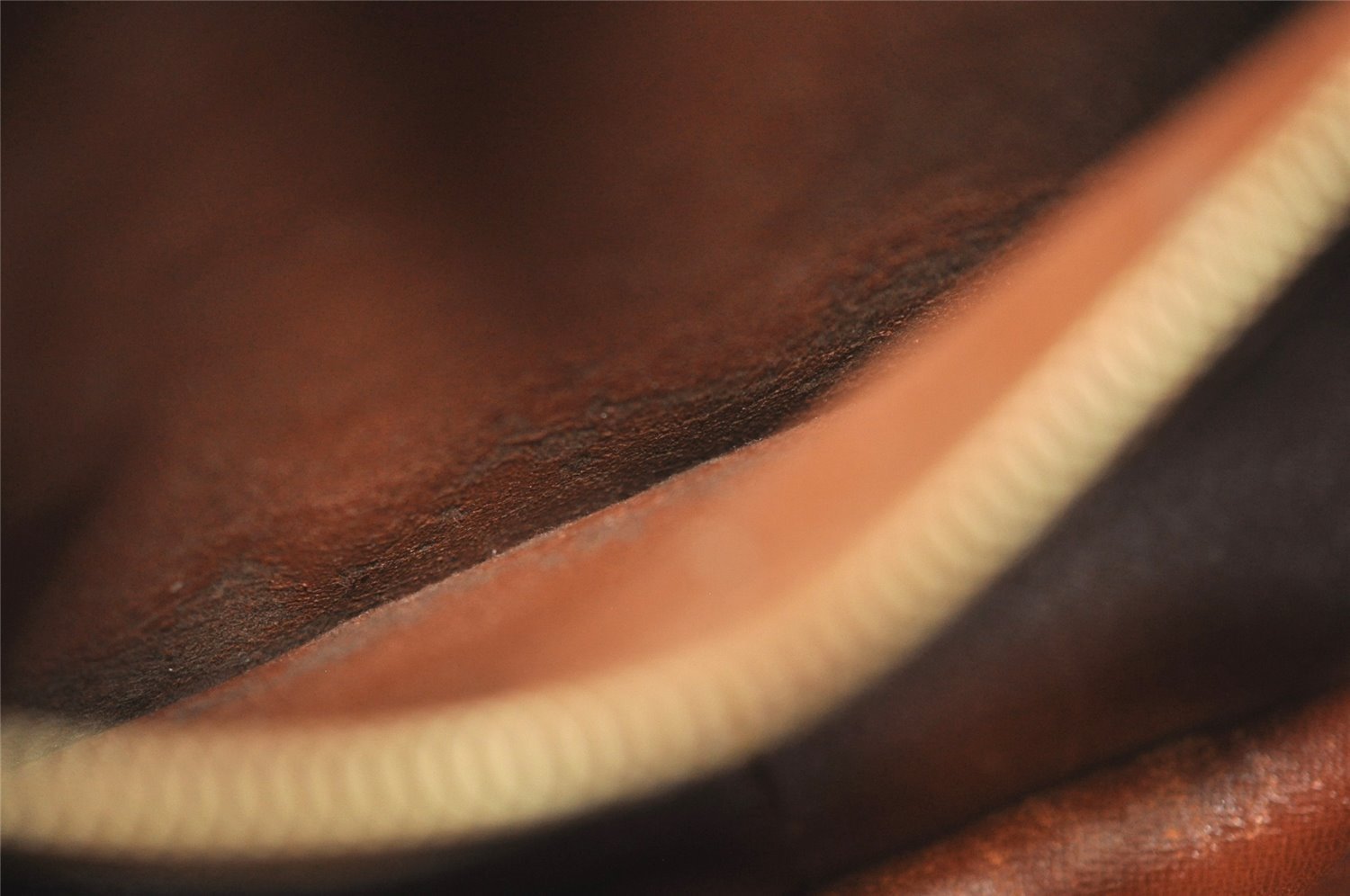 Authentic Louis Vuitton Monogram Saint Cloud GM M51242 Shoulder Cross Bag 2657J