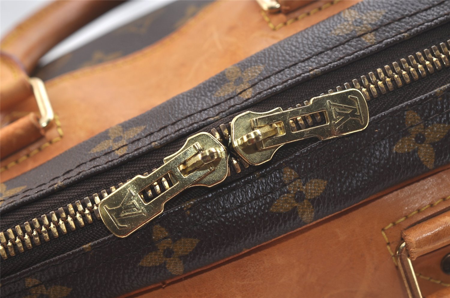 Authentic Louis Vuitton Monogram Evasion PM Boston Travel Bag M41443 LV 2657K