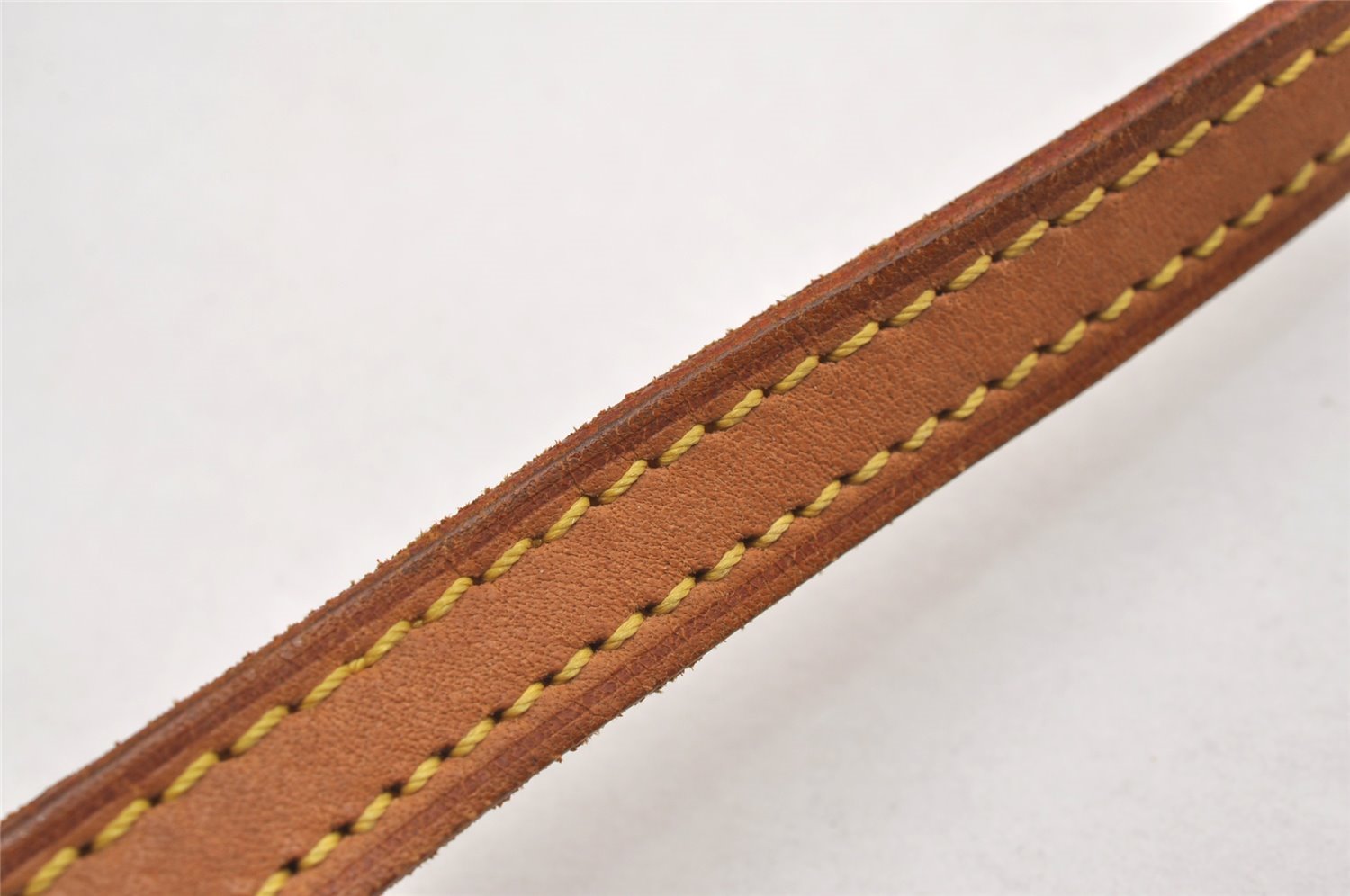 Authentic Louis Vuitton Leather Shoulder Strap Beige 47.2