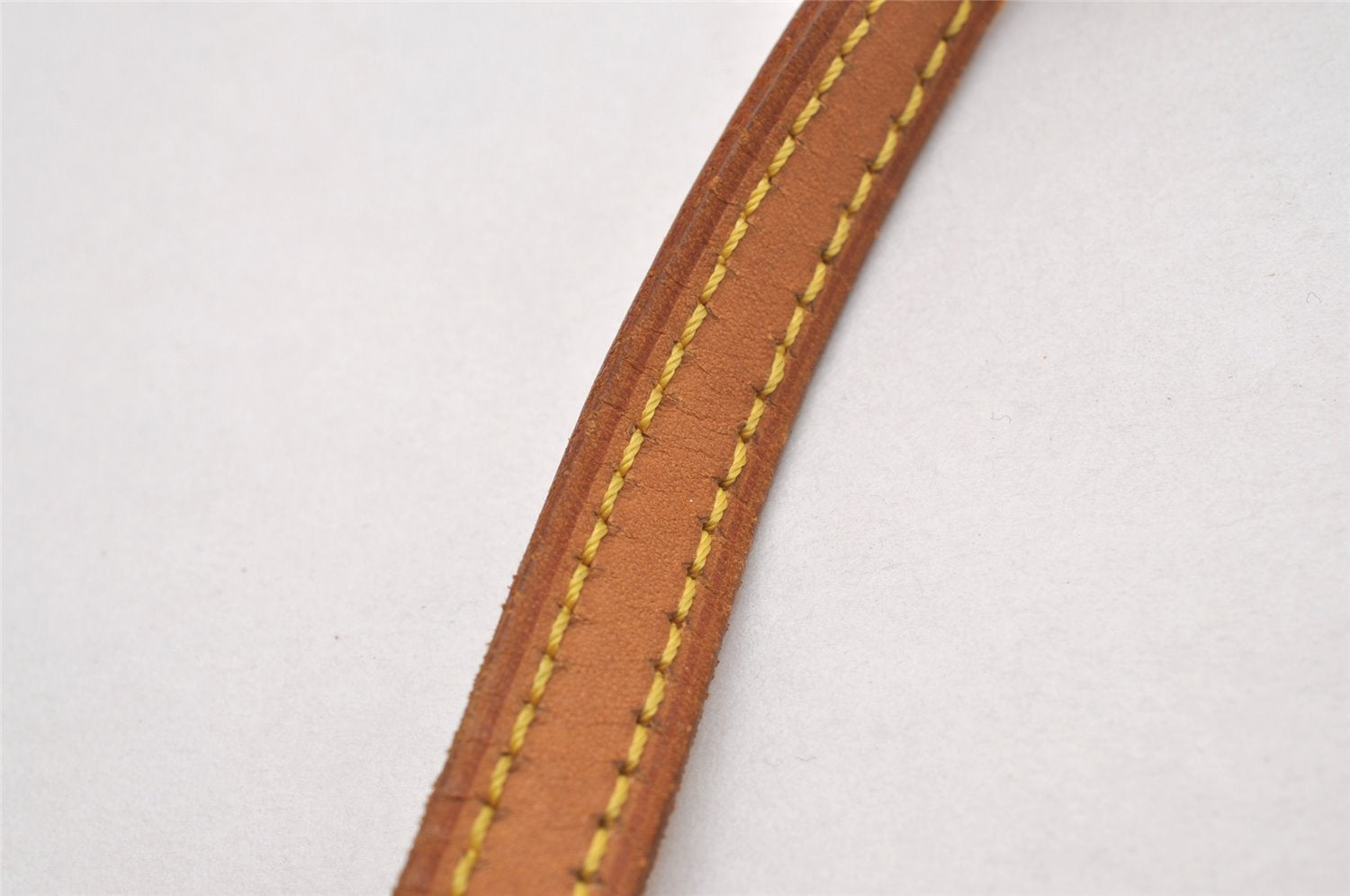 Authentic Louis Vuitton Leather Shoulder Strap Beige 47.2