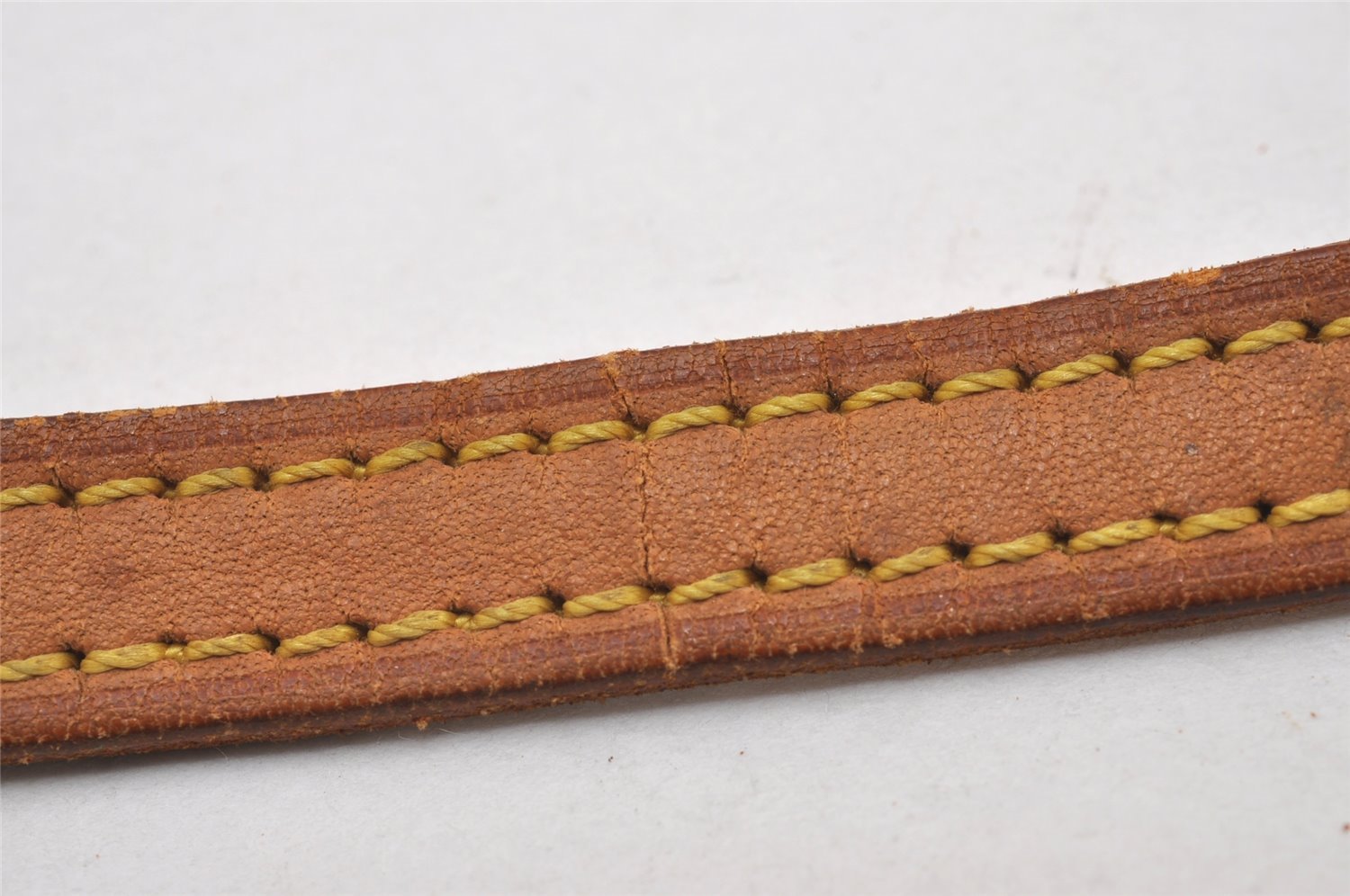 Authentic Louis Vuitton Leather Shoulder Strap Beige 47.2