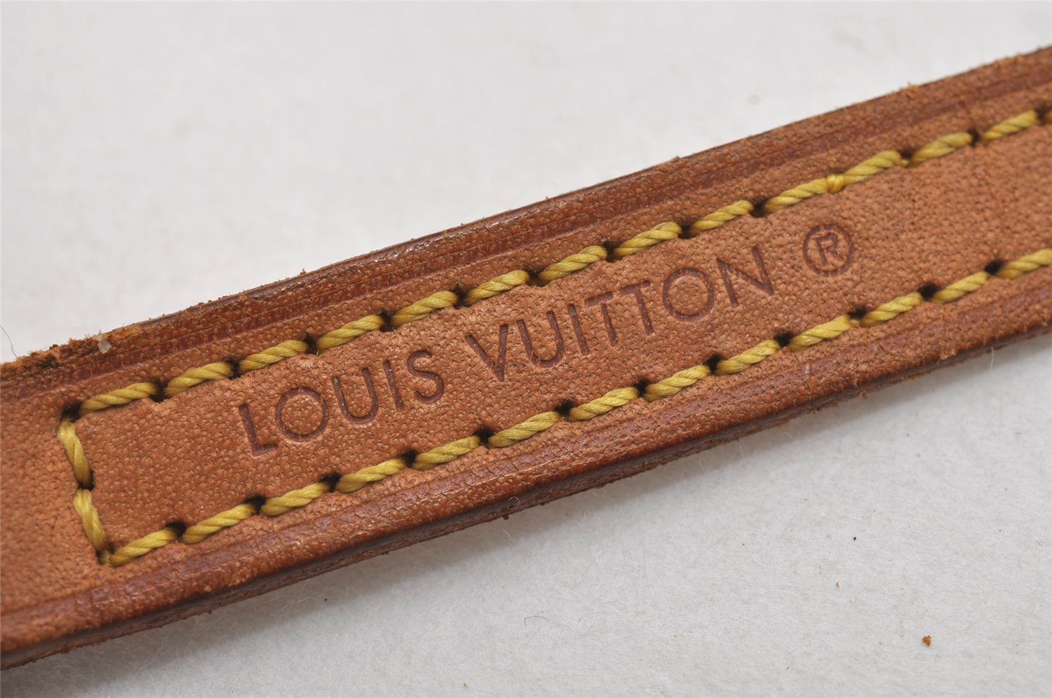 Authentic Louis Vuitton Leather Shoulder Strap Beige 47.2