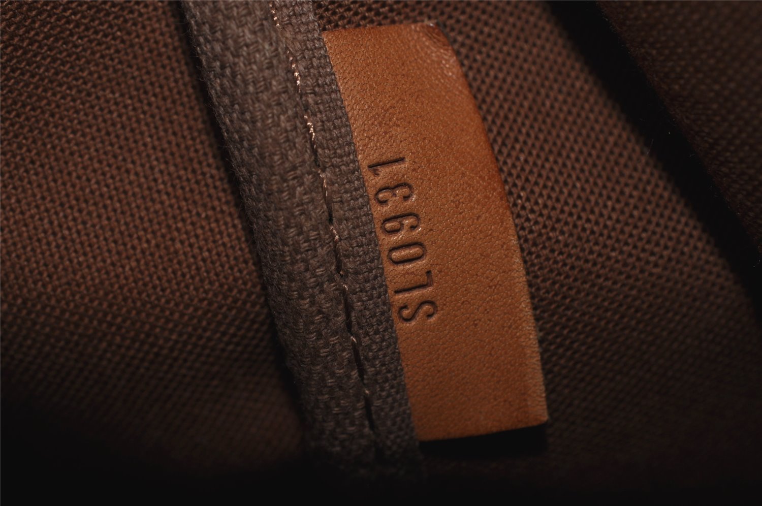 Authentic Louis Vuitton Monogram Saumur 43 Shoulder Cross Bag M42252 LV 2666I