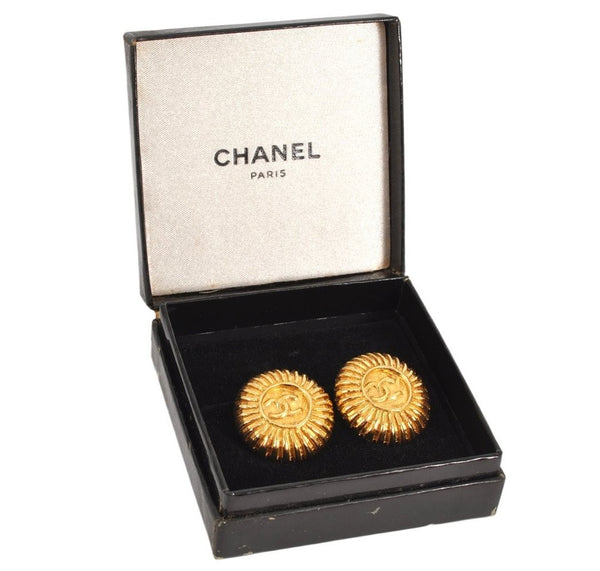 Authentic CHANEL Clip-On Earrings CC Logo Gold Plated Box 2667K