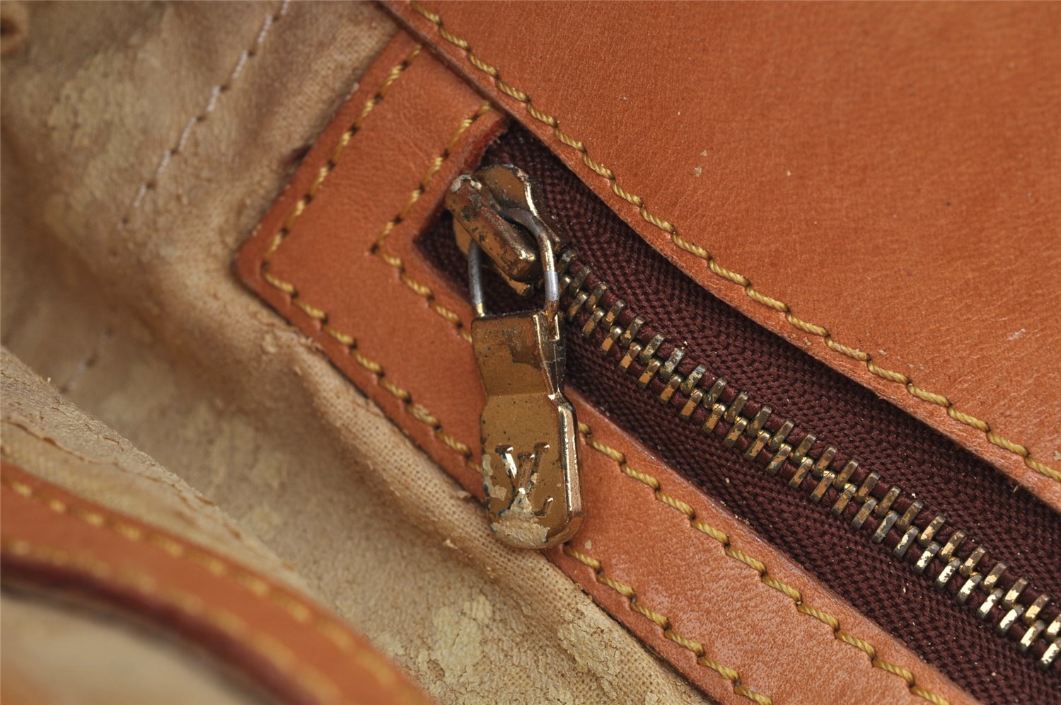 Authentic Louis Vuitton Monogram Bucket GM Shoulder Bag Old Model Junk 2670I