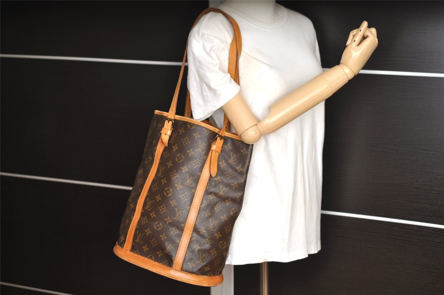 Authentic Louis Vuitton Monogram Bucket GM Shoulder Bag Old Model Junk 2670I