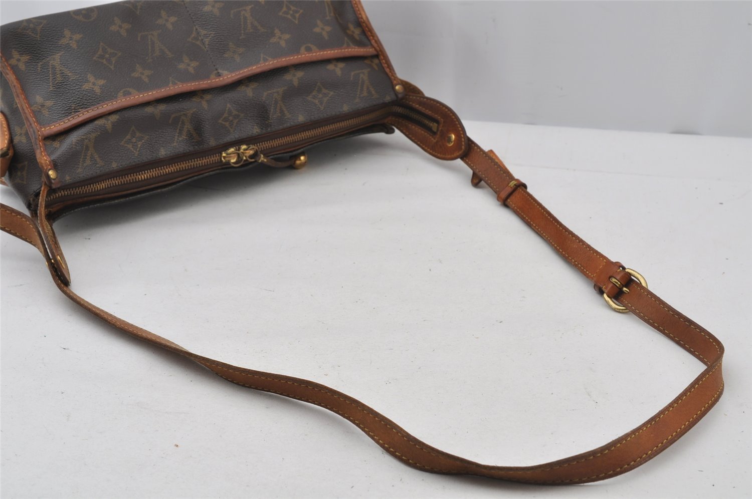 Auth Louis Vuitton Monogram Popincourt Long Shoulder Cross Bag M40008 LV 2670J