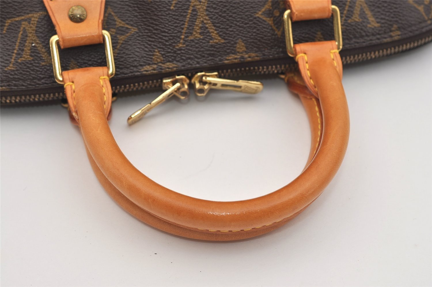 Authentic Louis Vuitton Monogram Alma Hand Bag Purse M51130 LV 2671J