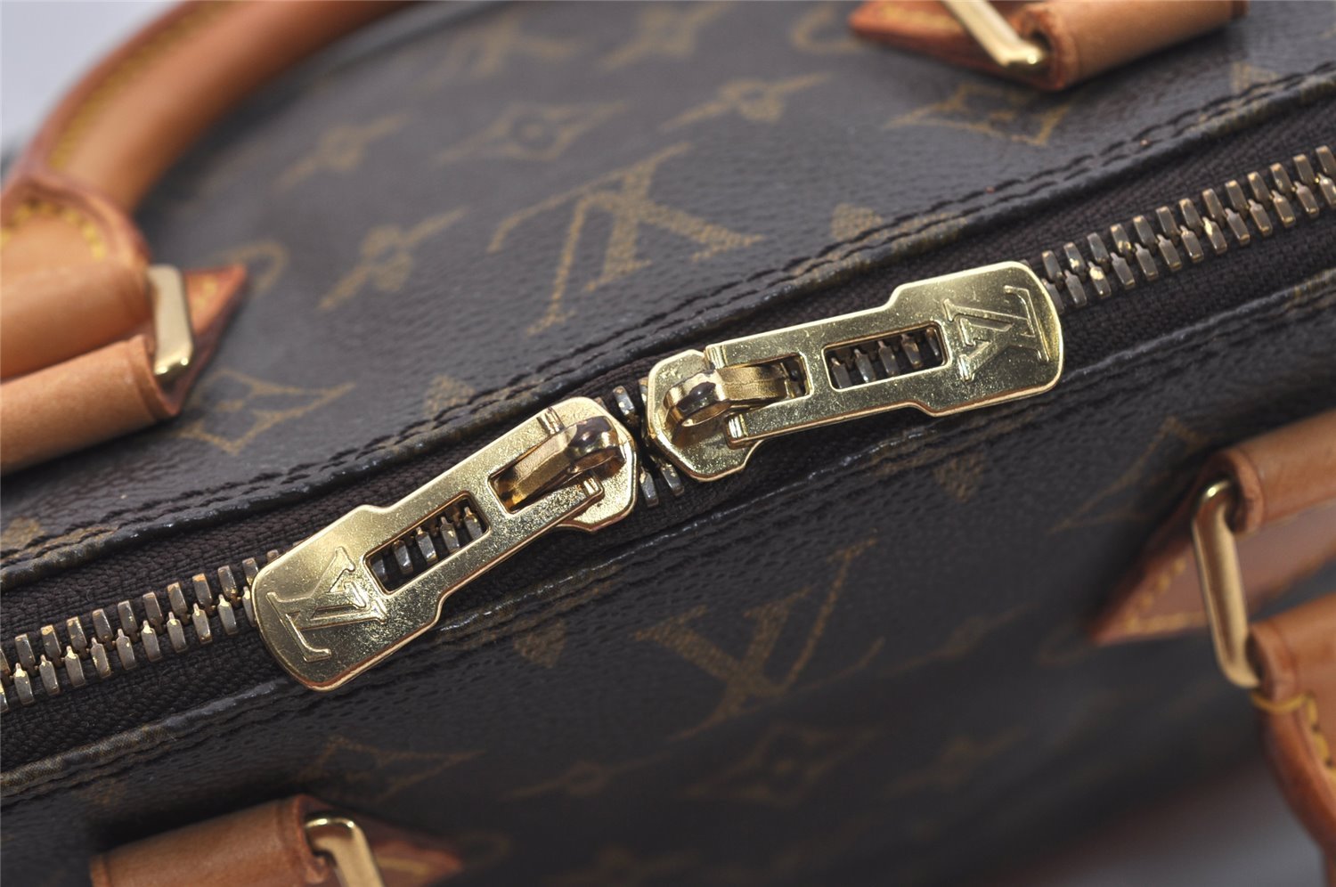 Authentic Louis Vuitton Monogram Alma Hand Bag Purse M51130 LV 2671J