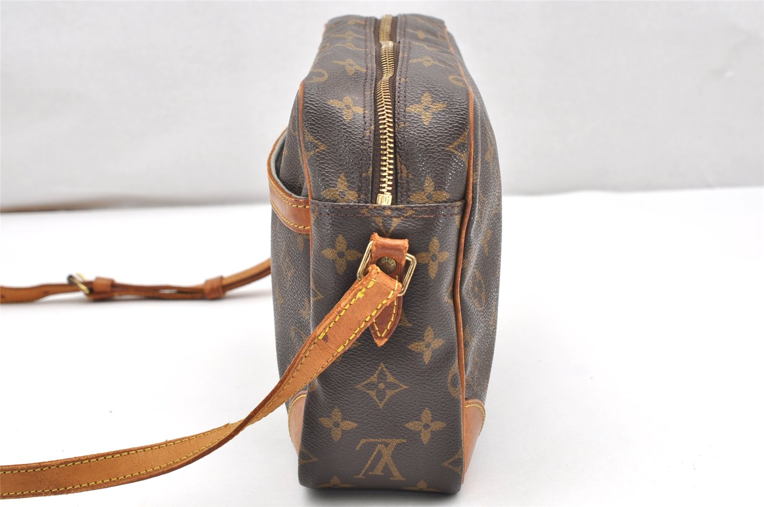 Authentic Louis Vuitton Monogram Trocadero 30 Shoulder Bag M51272 Junk 2672K