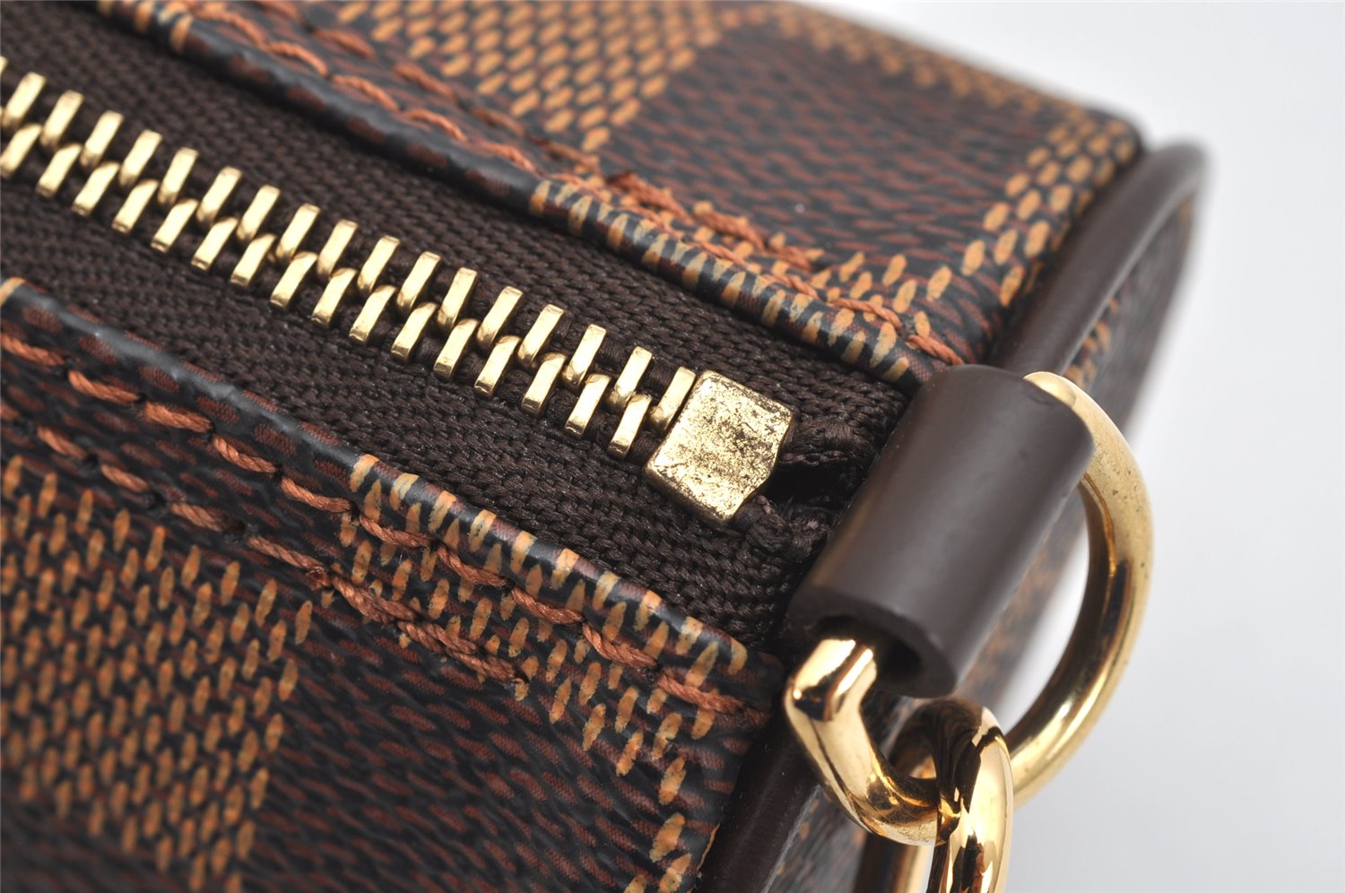 Authentic Louis Vuitton Damier Papillon Pouch Purse LV  2676K