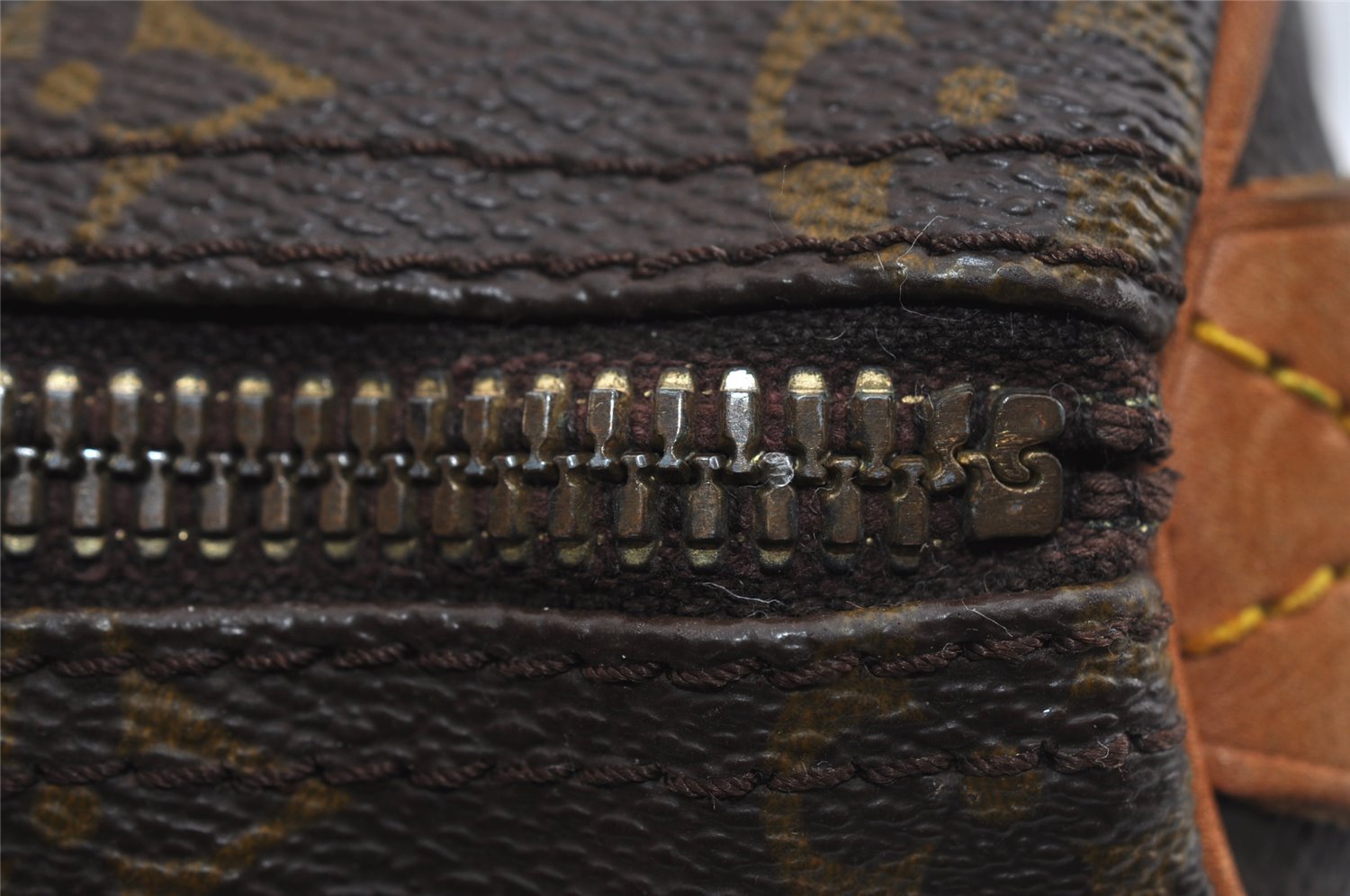 Authentic Louis Vuitton Monogram Speedy 25 Boston Hand Bag M41528 LV 2678I