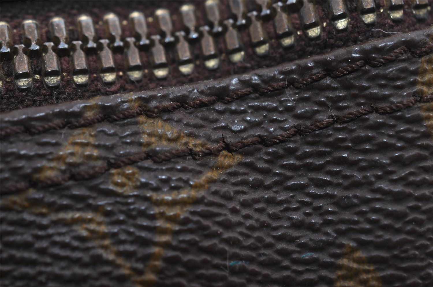 Authentic Louis Vuitton Monogram Speedy 25 Boston Hand Bag M41528 LV 2678I