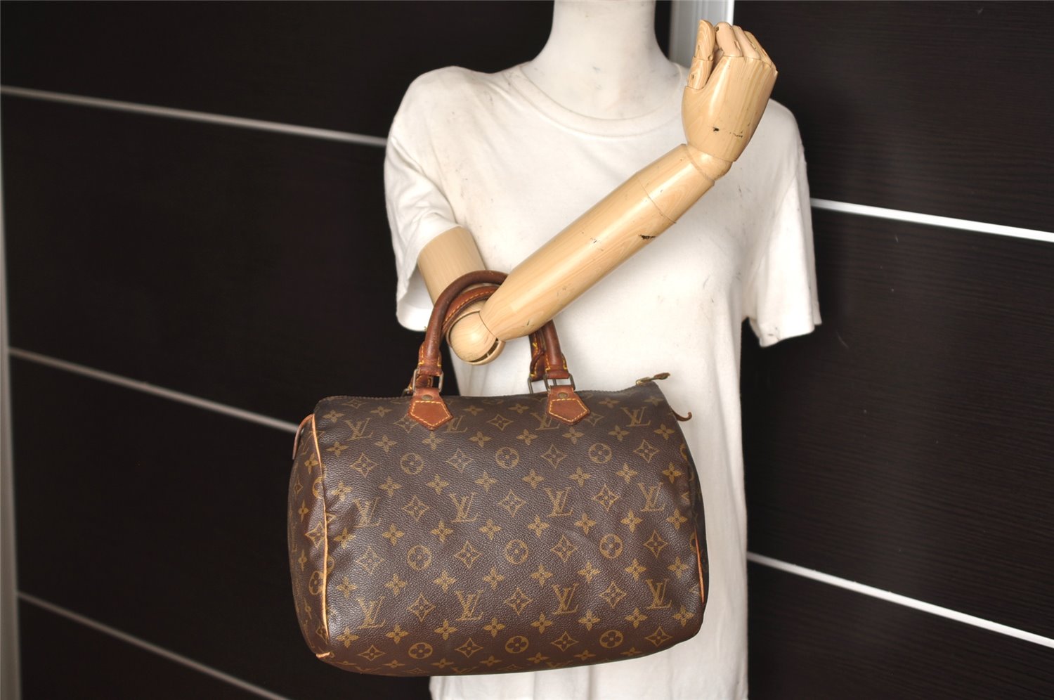 Authentic Louis Vuitton Monogram Speedy 30 Hand Boston Bag M41526 LV 2679K