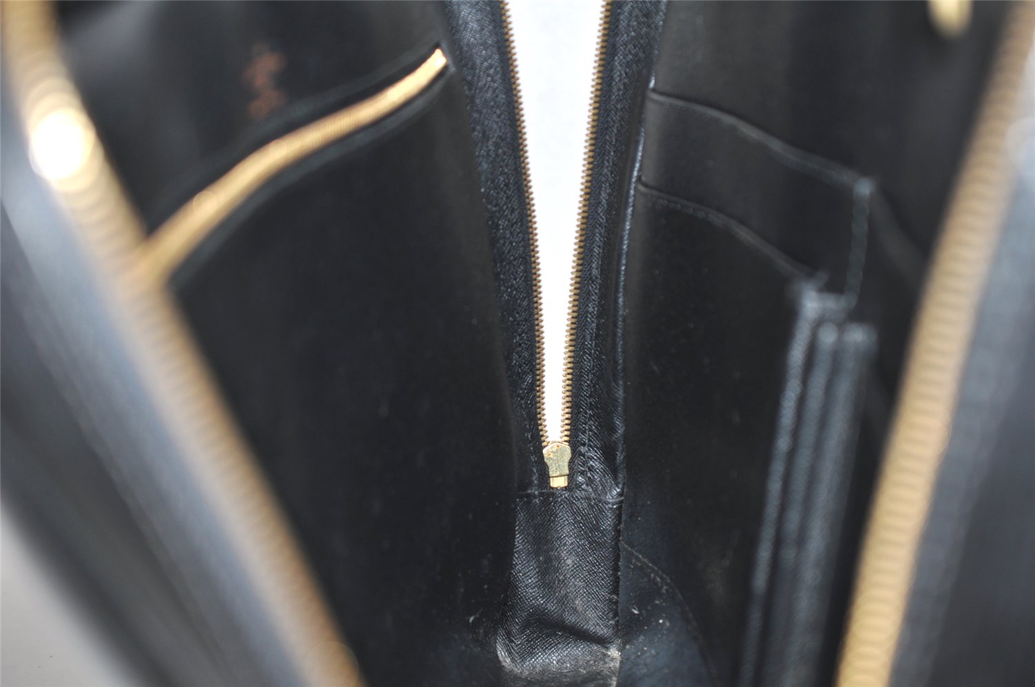 Authentic Louis Vuitton Epi Porte Documents Voyage Briefcase M59162 Black 2681K