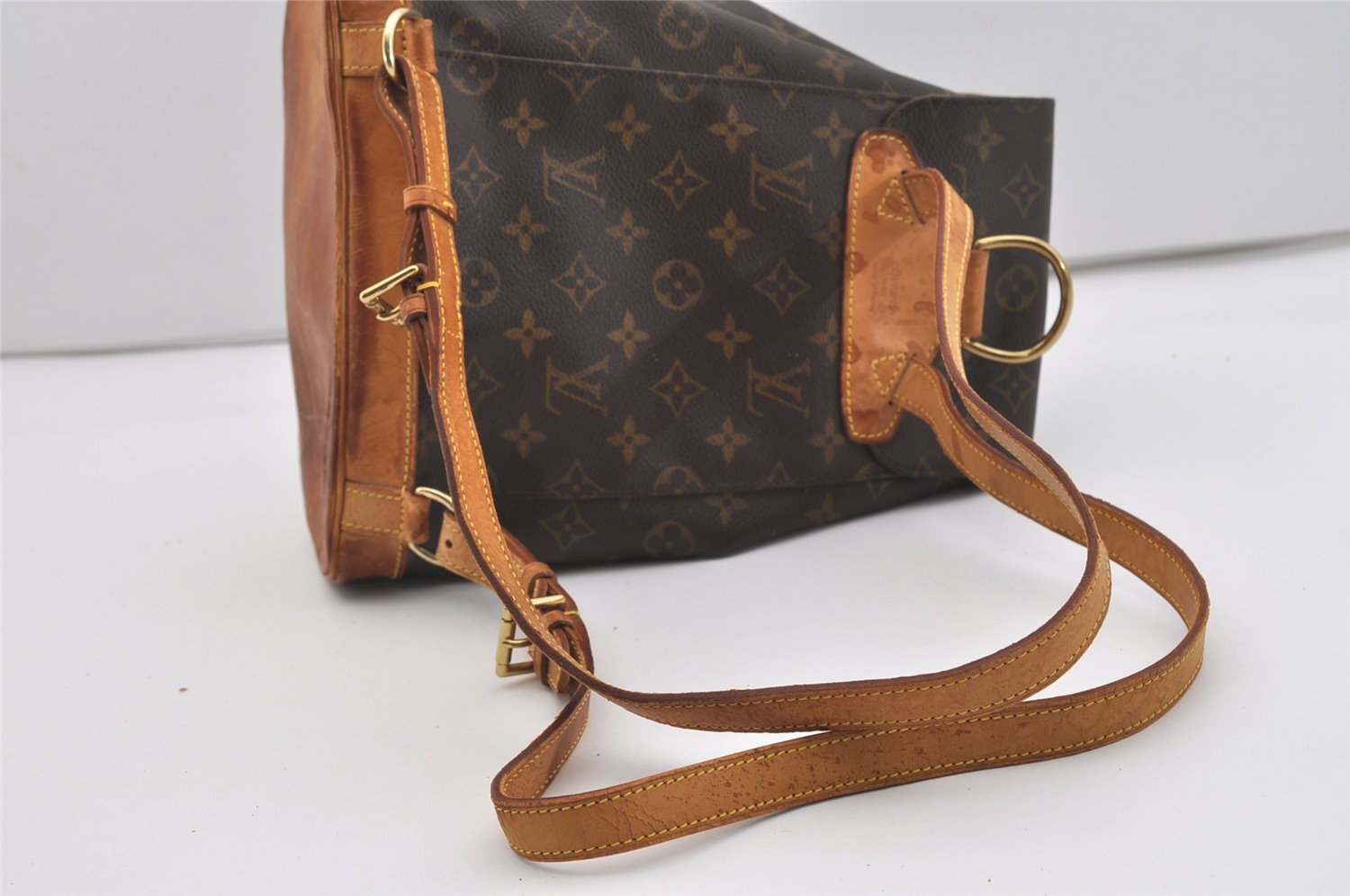 Authentic Louis Vuitton Monogram Montsouris MM Backpack M51136 LV 2687J