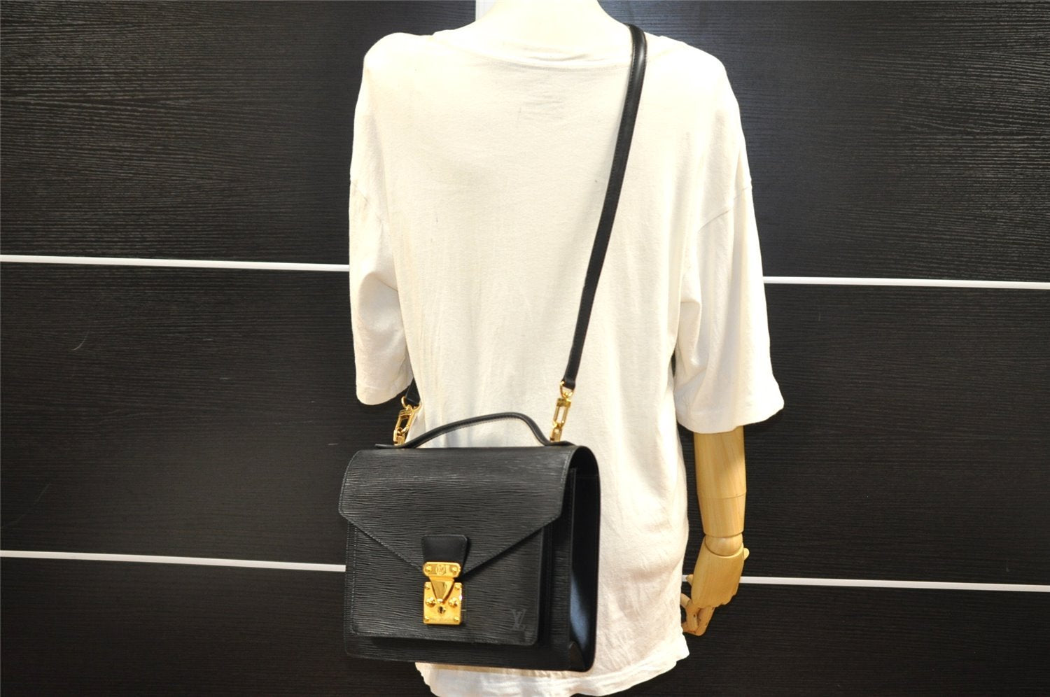 Authentic Louis Vuitton Epi Monceau 2Way Shoulder Hand Bag Black M52122 LV 2695I