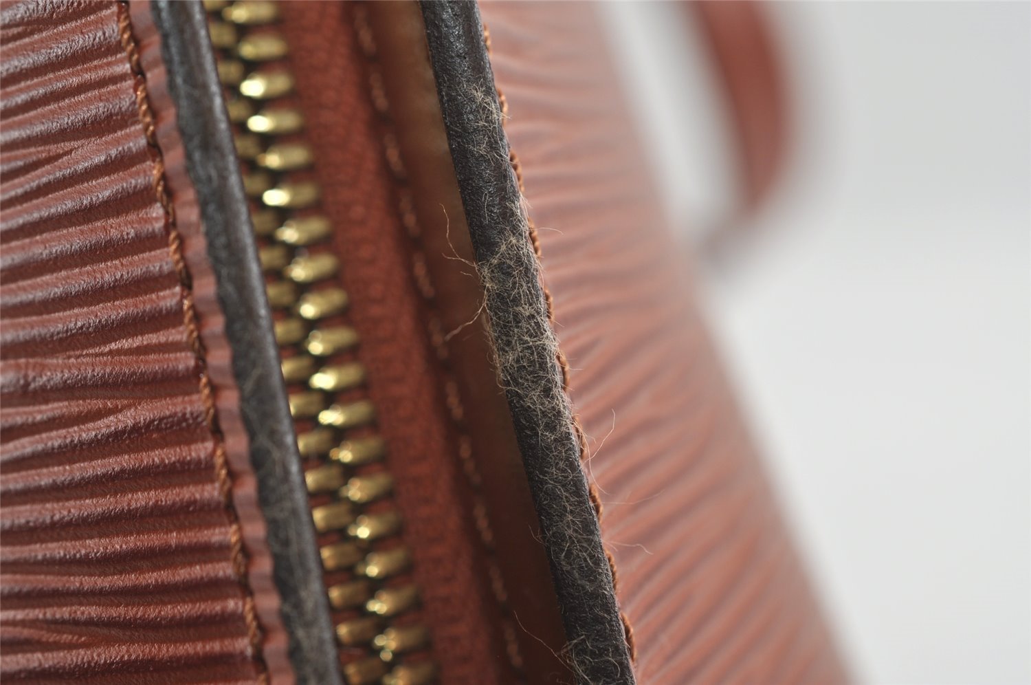 Authentic Louis Vuitton Epi Lussac Shoulder Tote Bag Brown M52283 LV 2697I