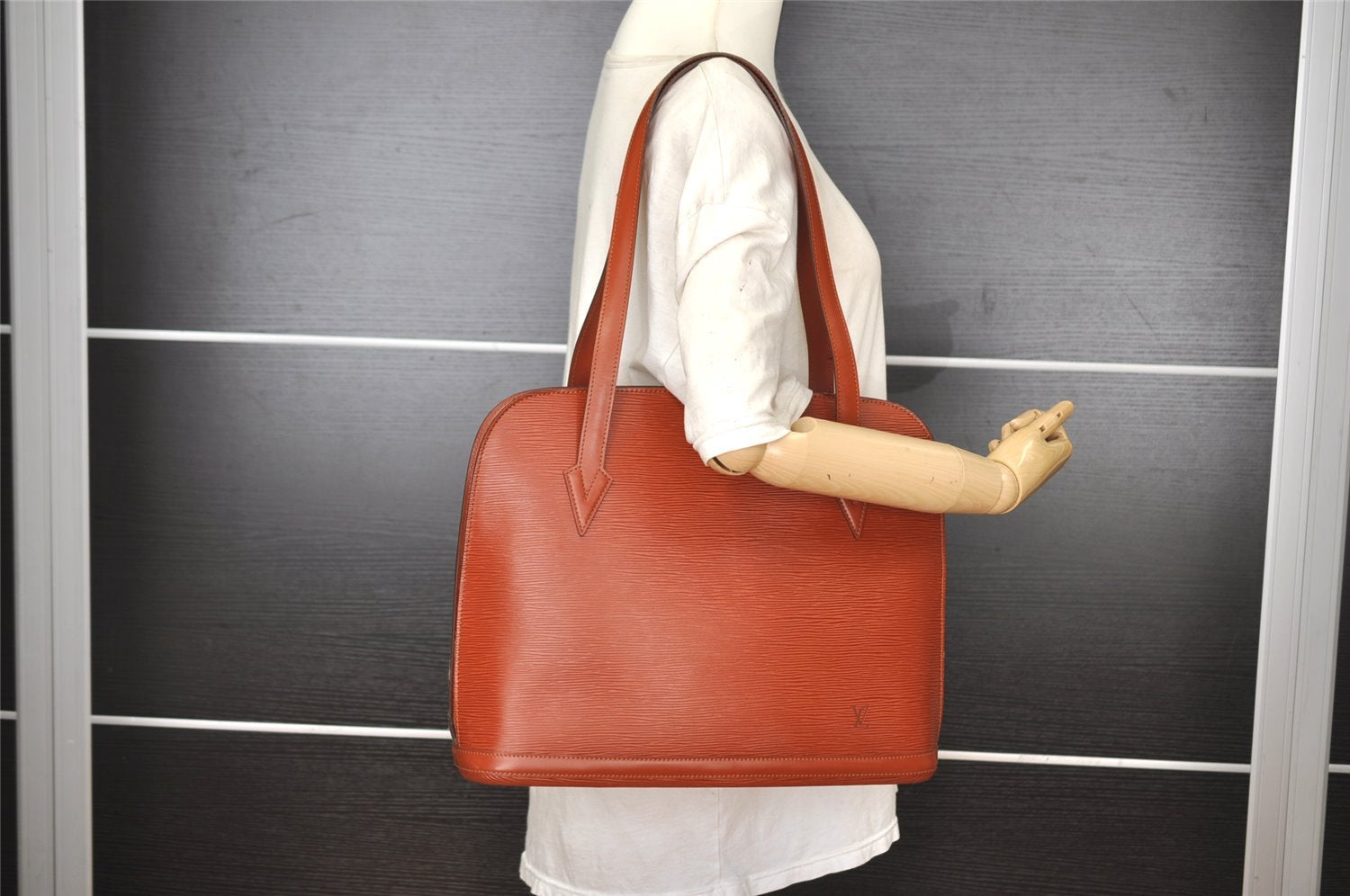 Authentic Louis Vuitton Epi Lussac Shoulder Tote Bag Brown M52283 LV 2697I