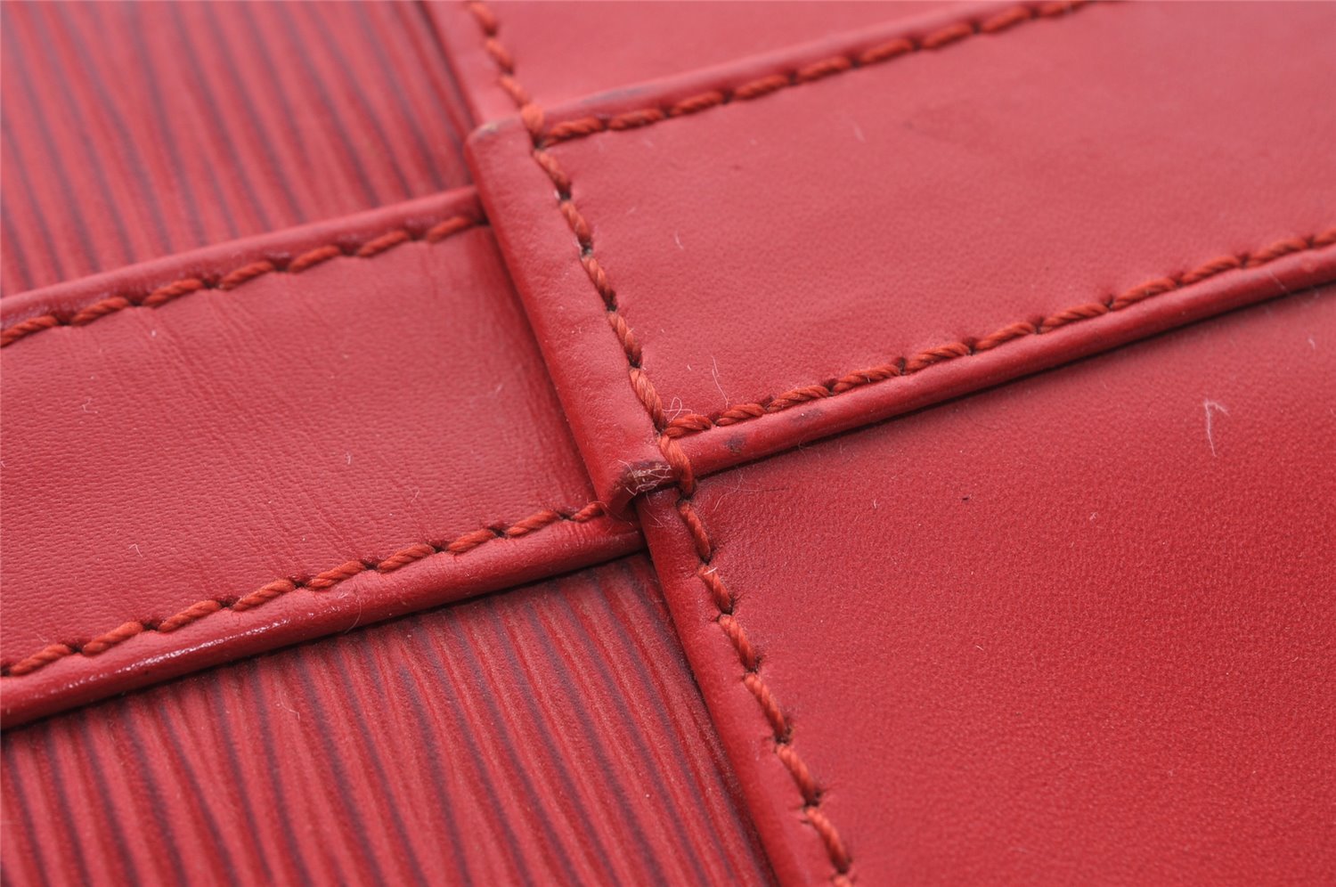 Authentic Louis Vuitton Epi Randonnee PM Shoulder Bag Red LV 2698I