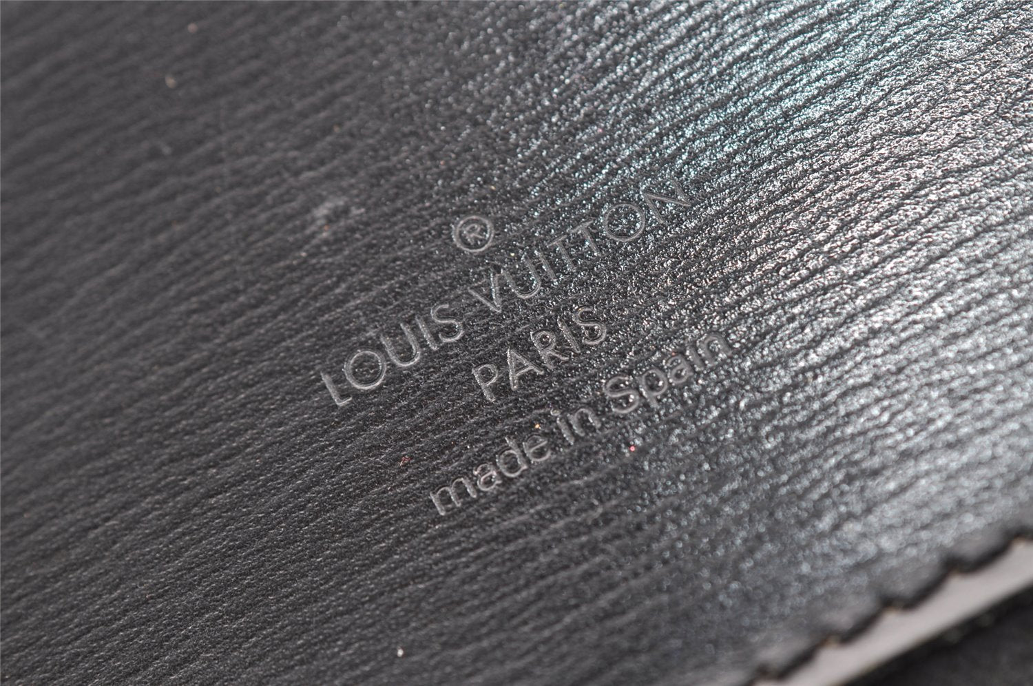 Authentic Louis Vuitton Epi Cluny Shoulder Bag Purse Black M52252 LV 2705I