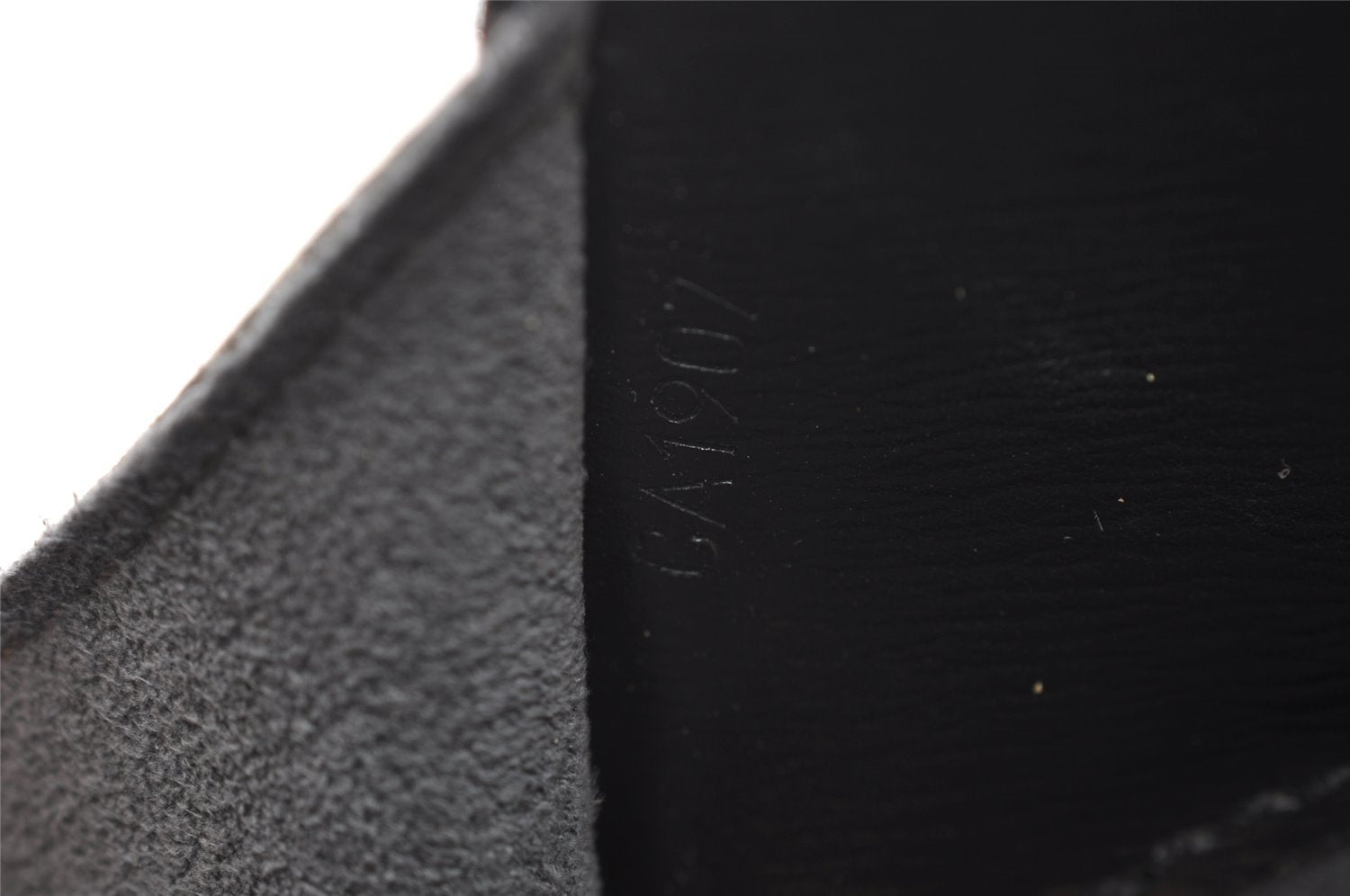 Authentic Louis Vuitton Epi Cluny Shoulder Bag Purse Black M52252 LV 2705I