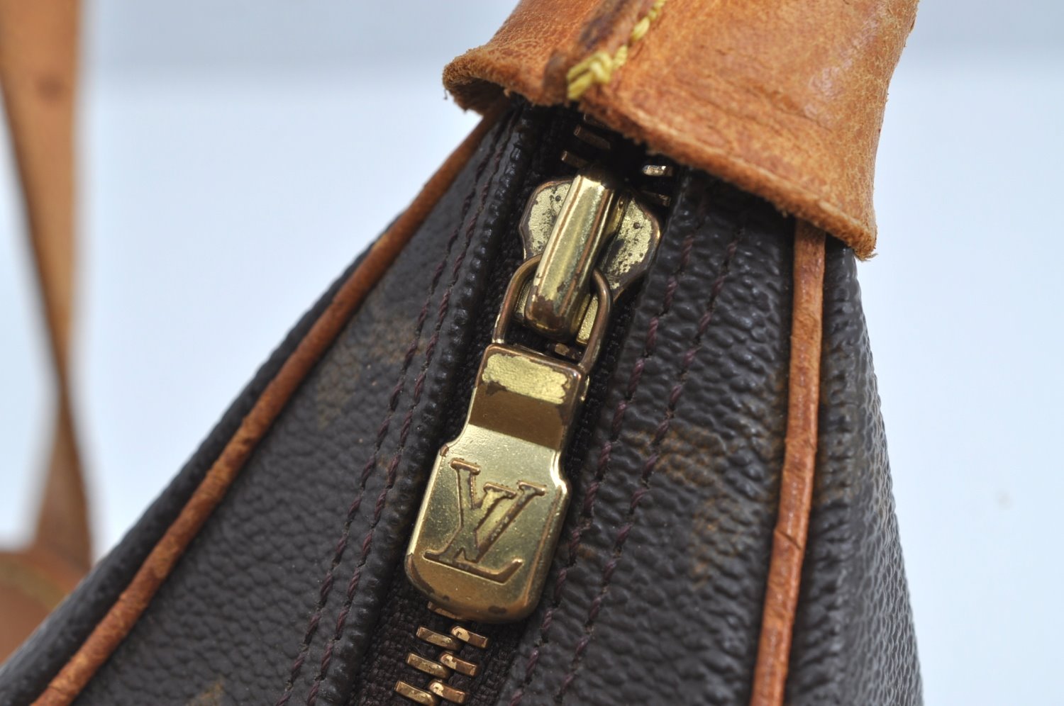 Authentic Louis Vuitton Monogram Boulogne 30 Shoulder Cross Bag M52165 LV 2706I